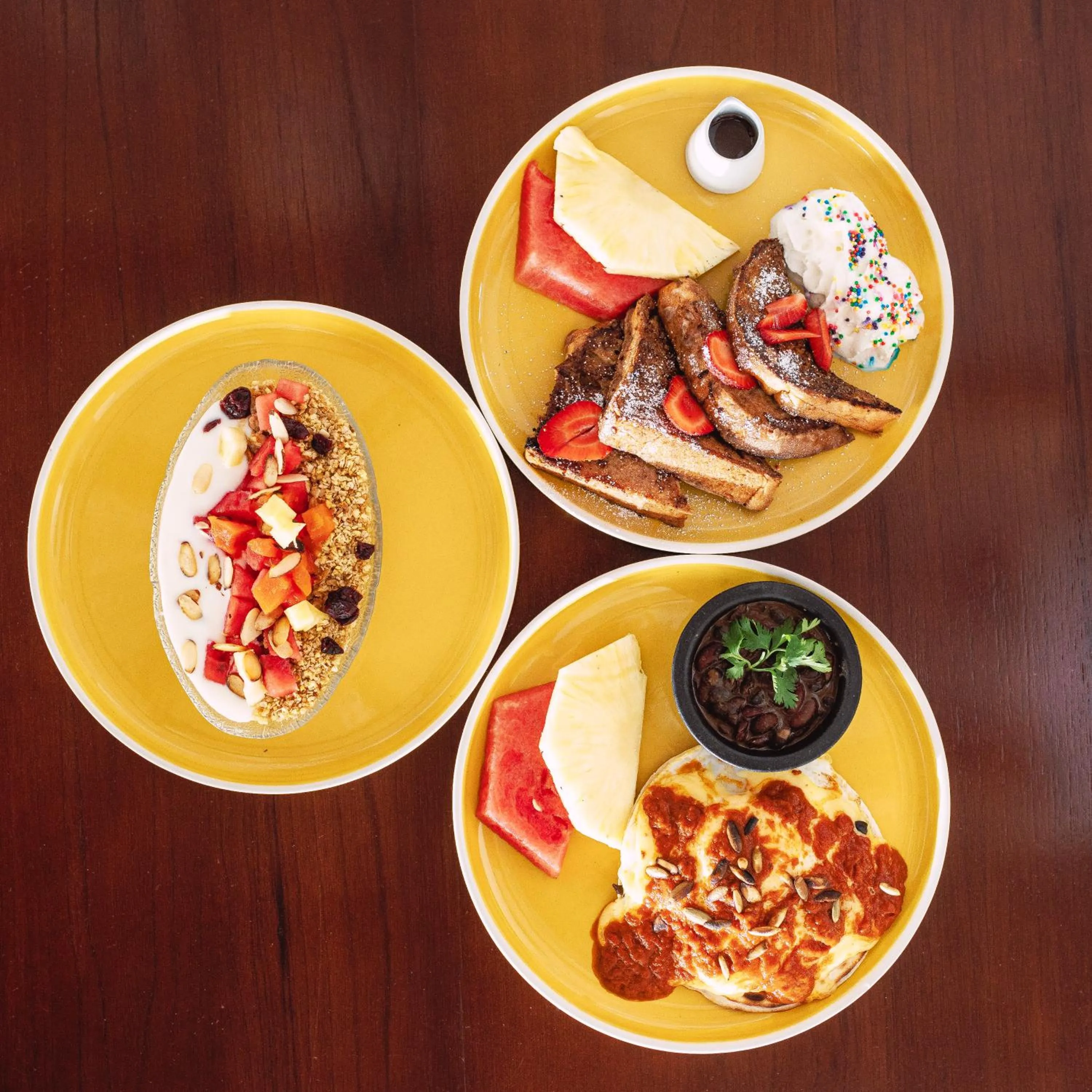 Restaurant/places to eat in Hotel Santana