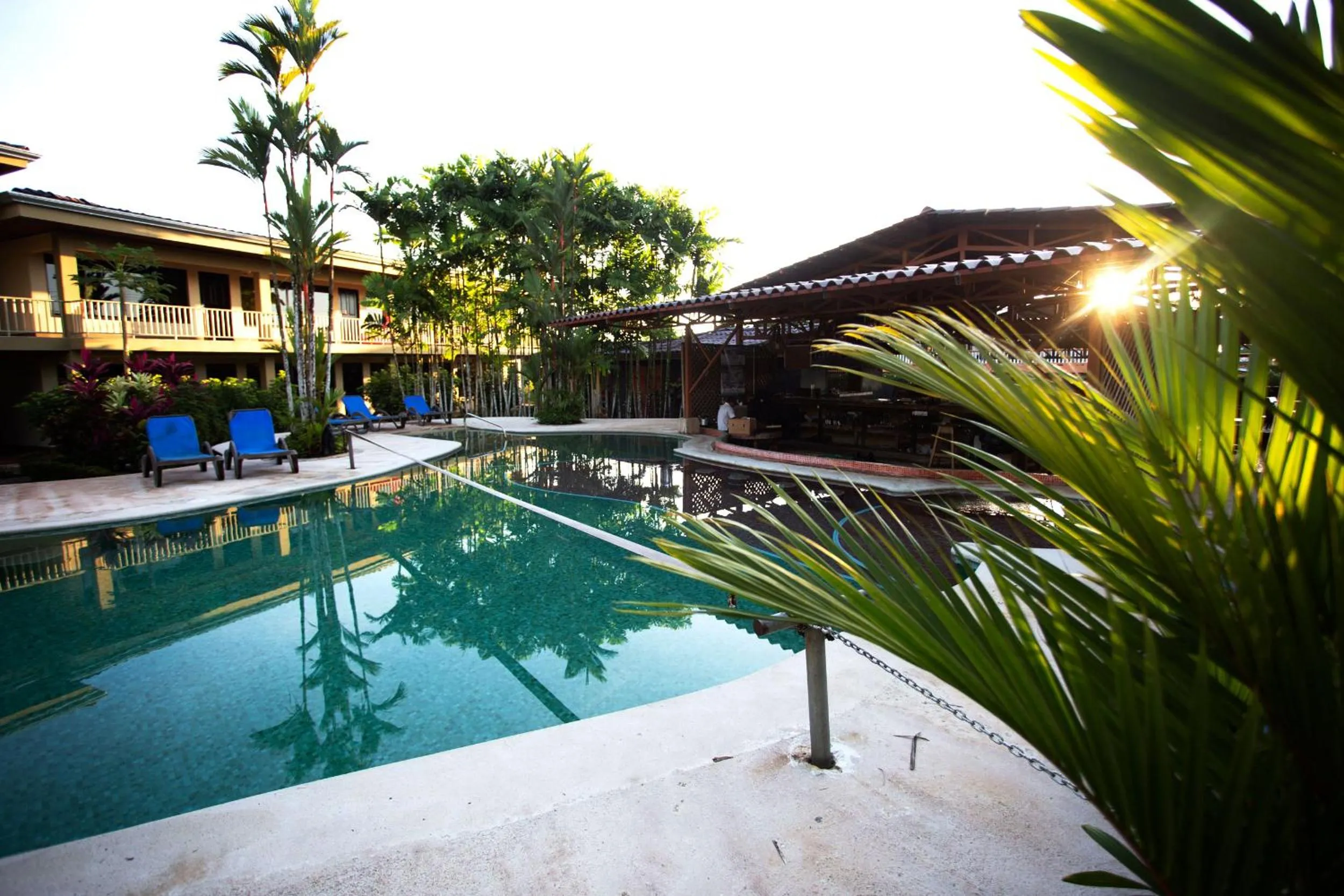 Swimming pool in Arenal Backpackers Resort