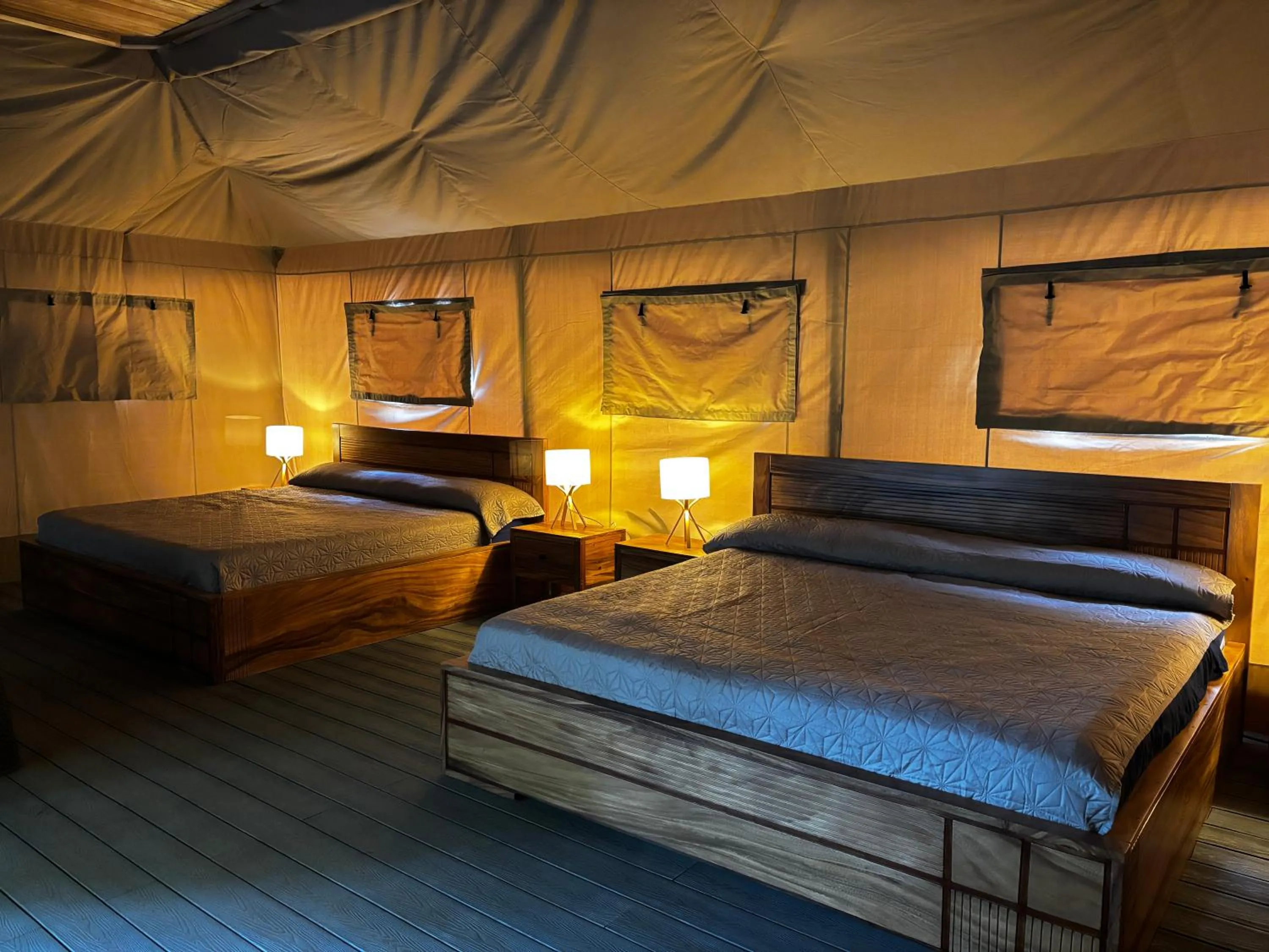 Property building, Bed in Arenal Backpackers Resort