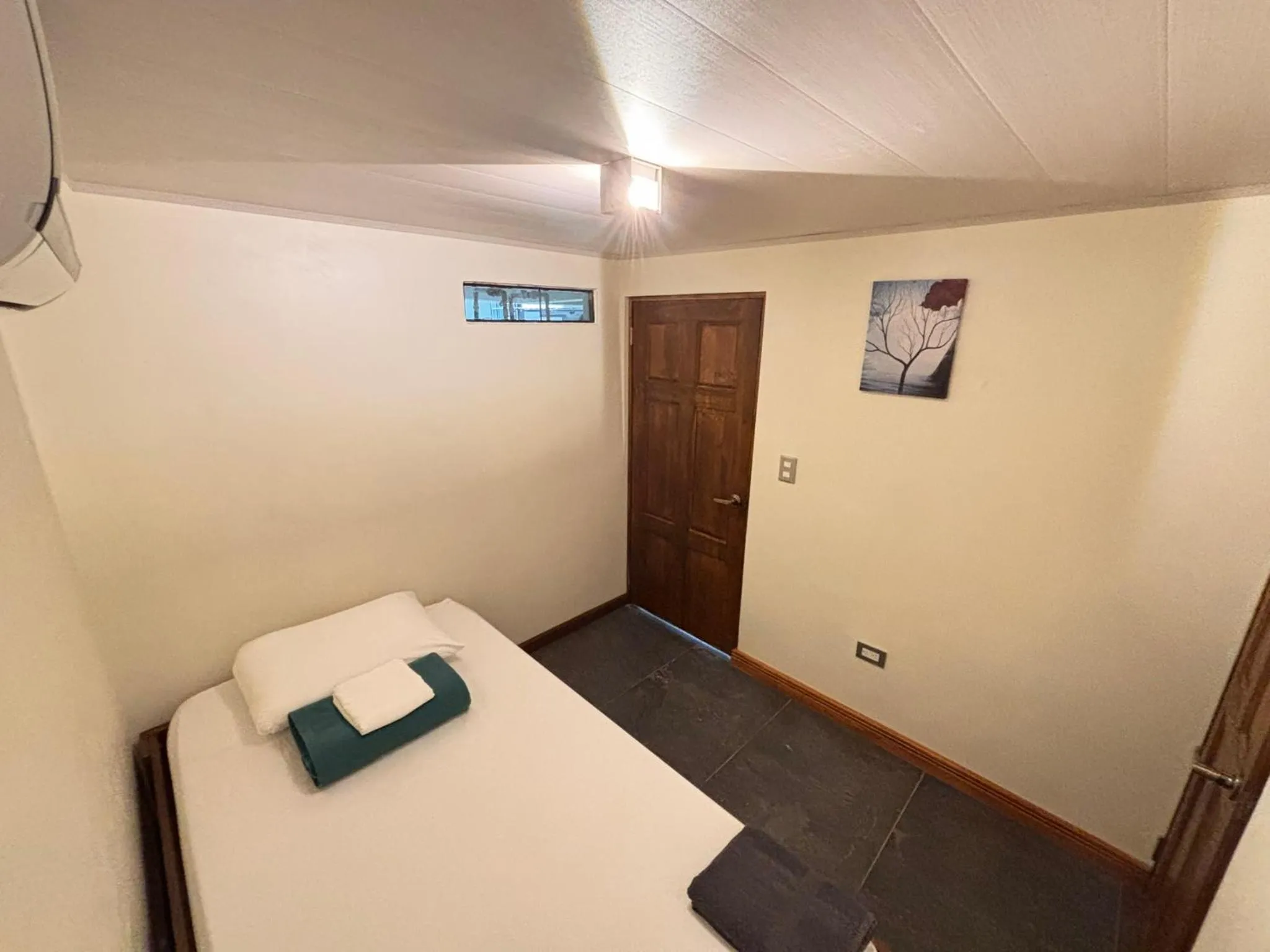 Property building, Bed in Arenal Backpackers Resort