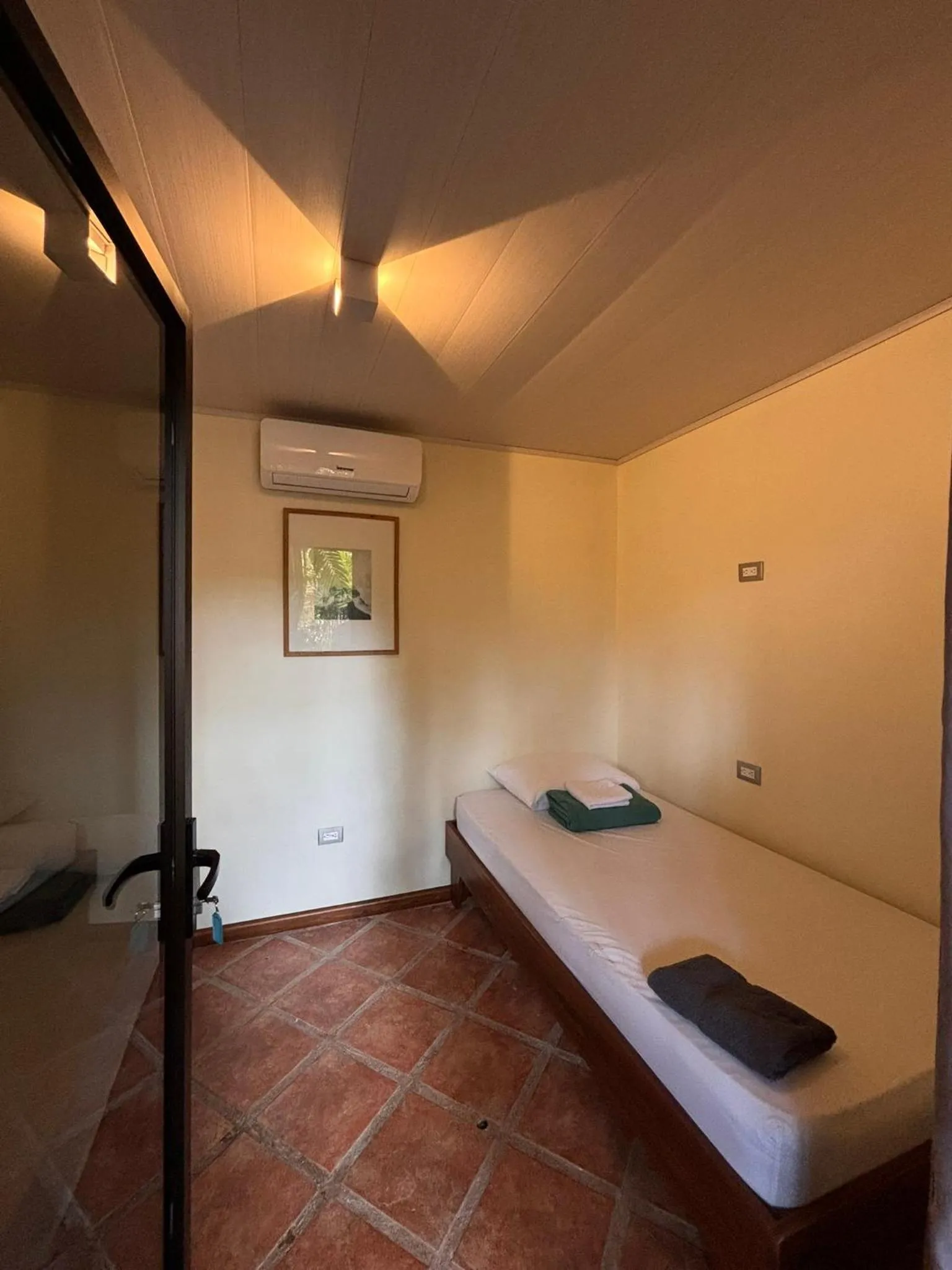 Property building, Bed in Arenal Backpackers Resort