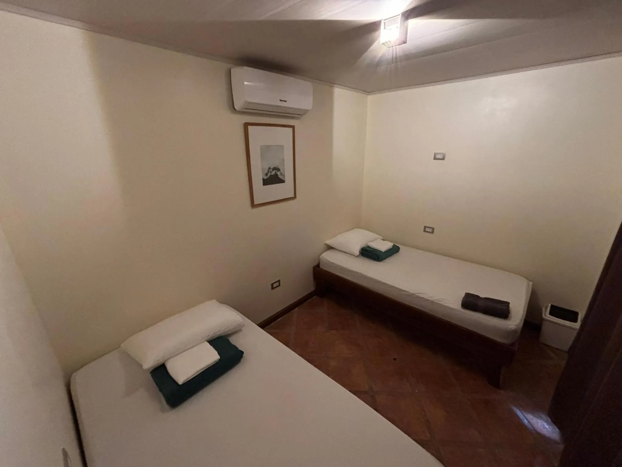 Property building, Bed in Arenal Backpackers Resort