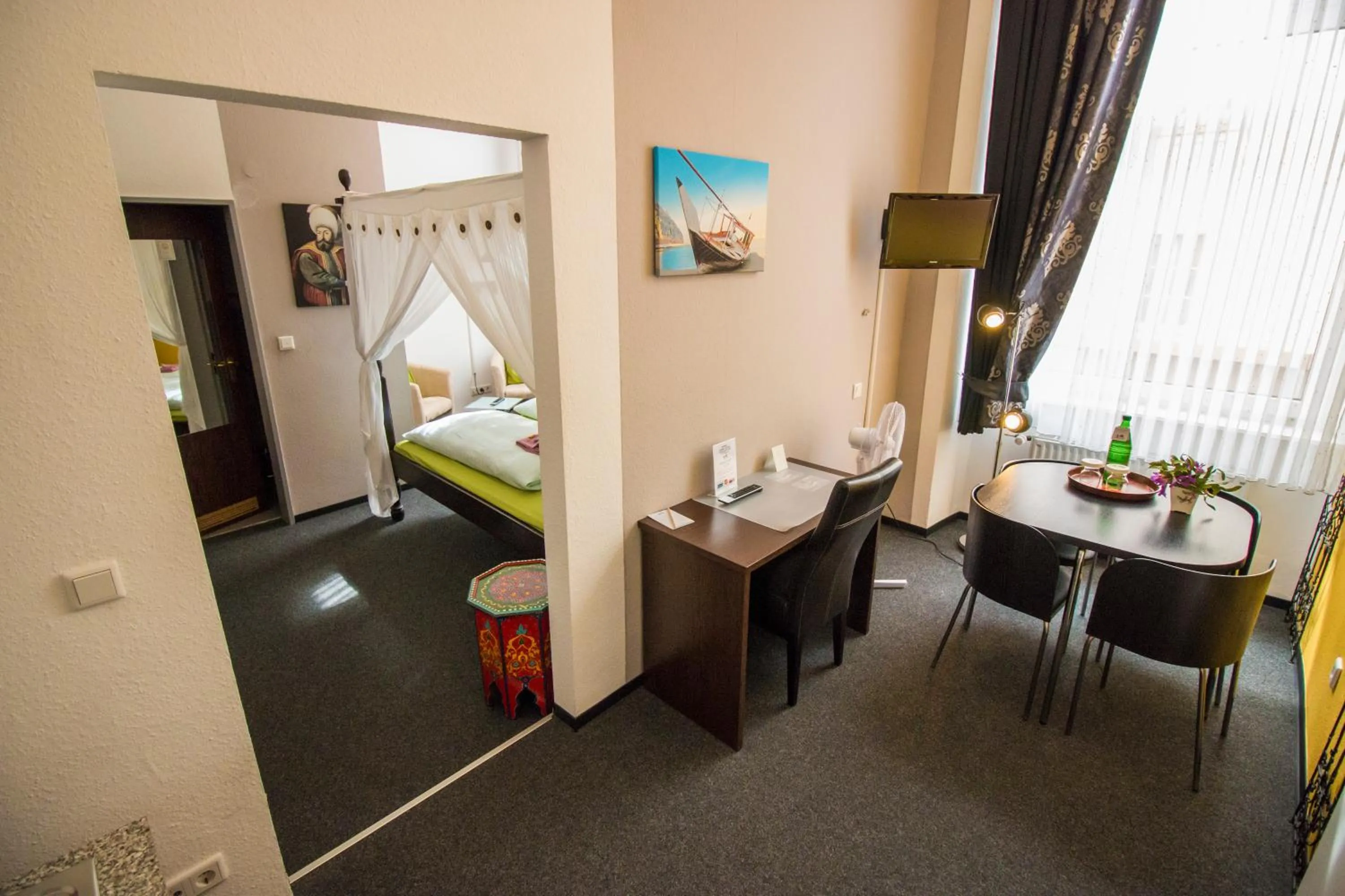 Bed in Aparthotel am Münzplatz