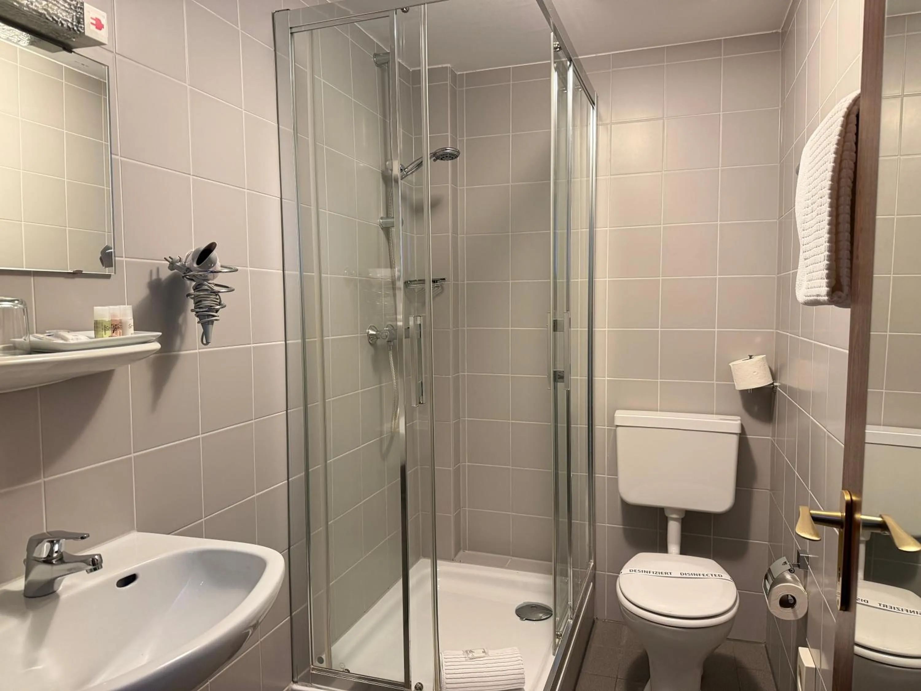 Bathroom in Aparthotel am Münzplatz