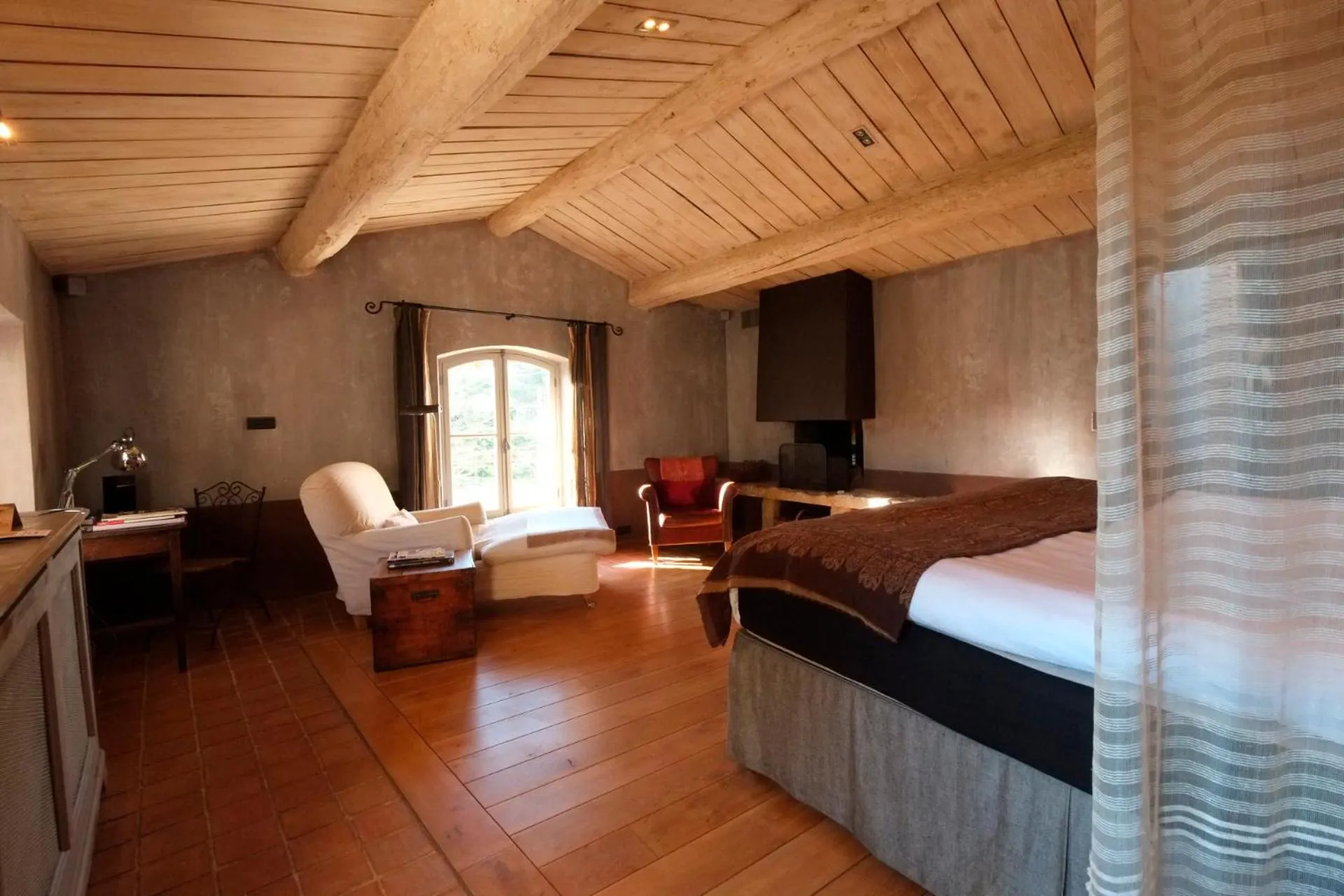 Photo of the whole room, Bed in Les Rosées