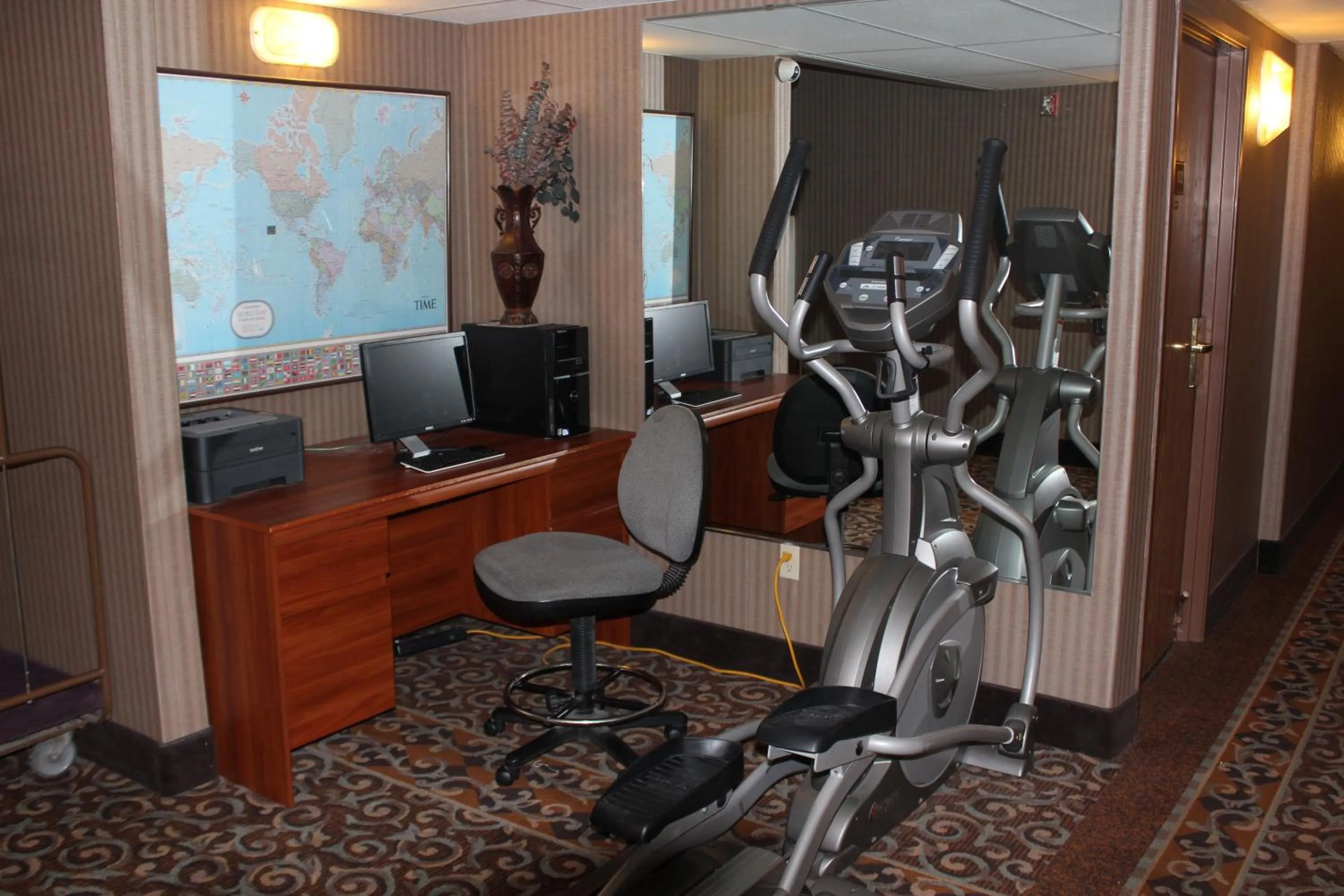Fitness centre/facilities in Garden City Inn