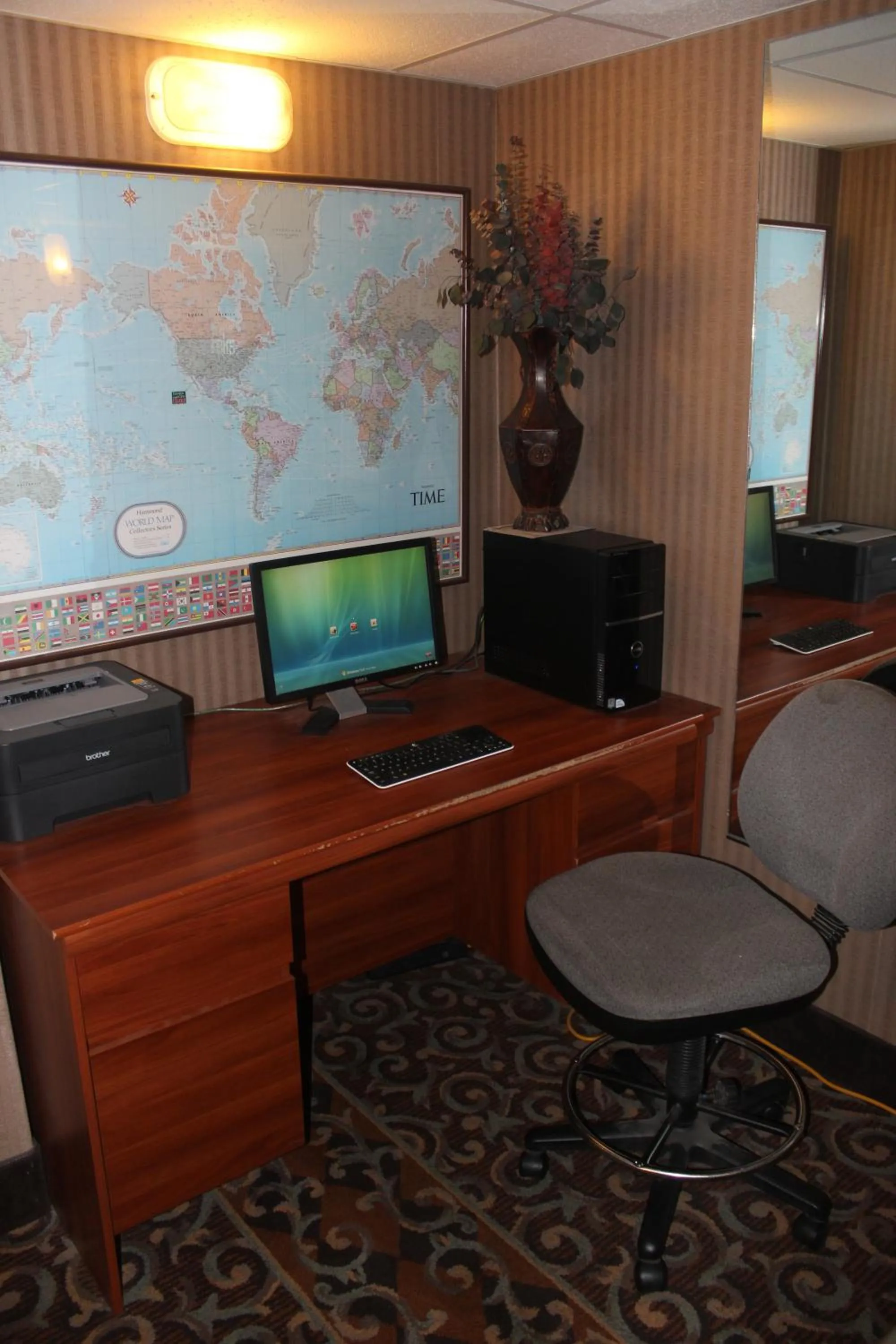 Business facilities in Garden City Inn