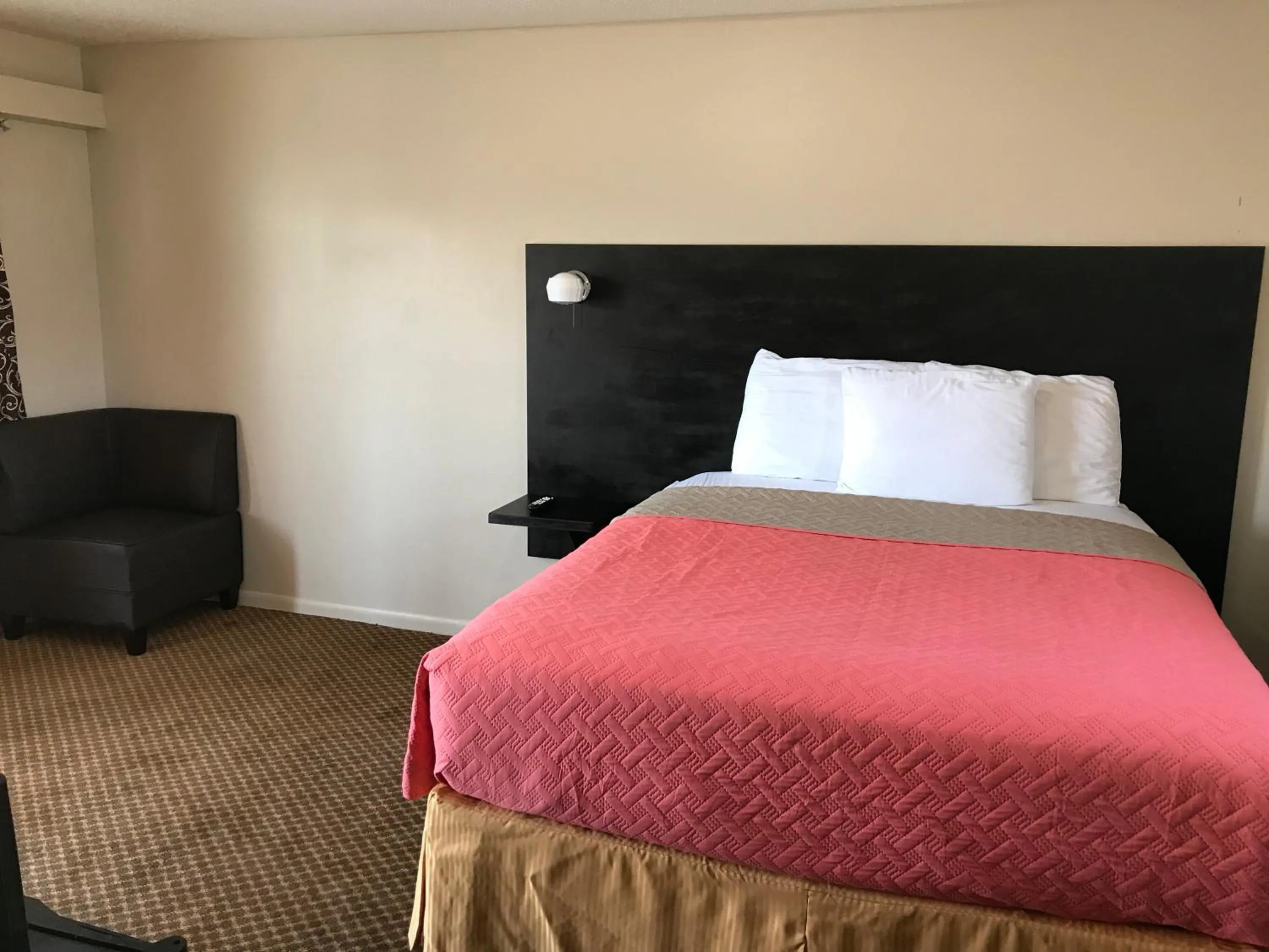 Laci's Country Inn - Knob Noster