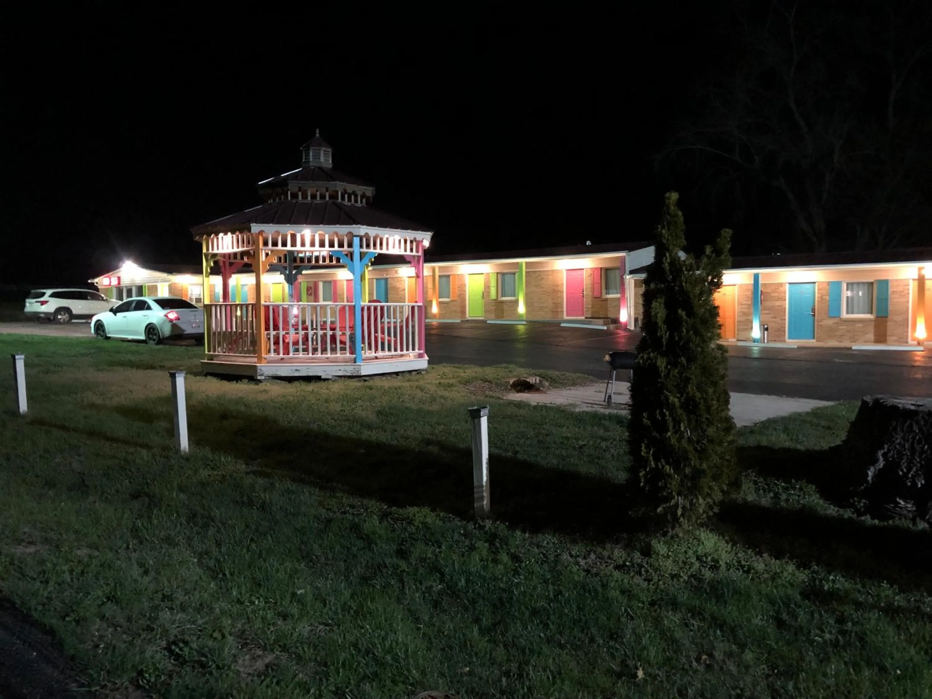Laci's Country Inn - Knob Noster