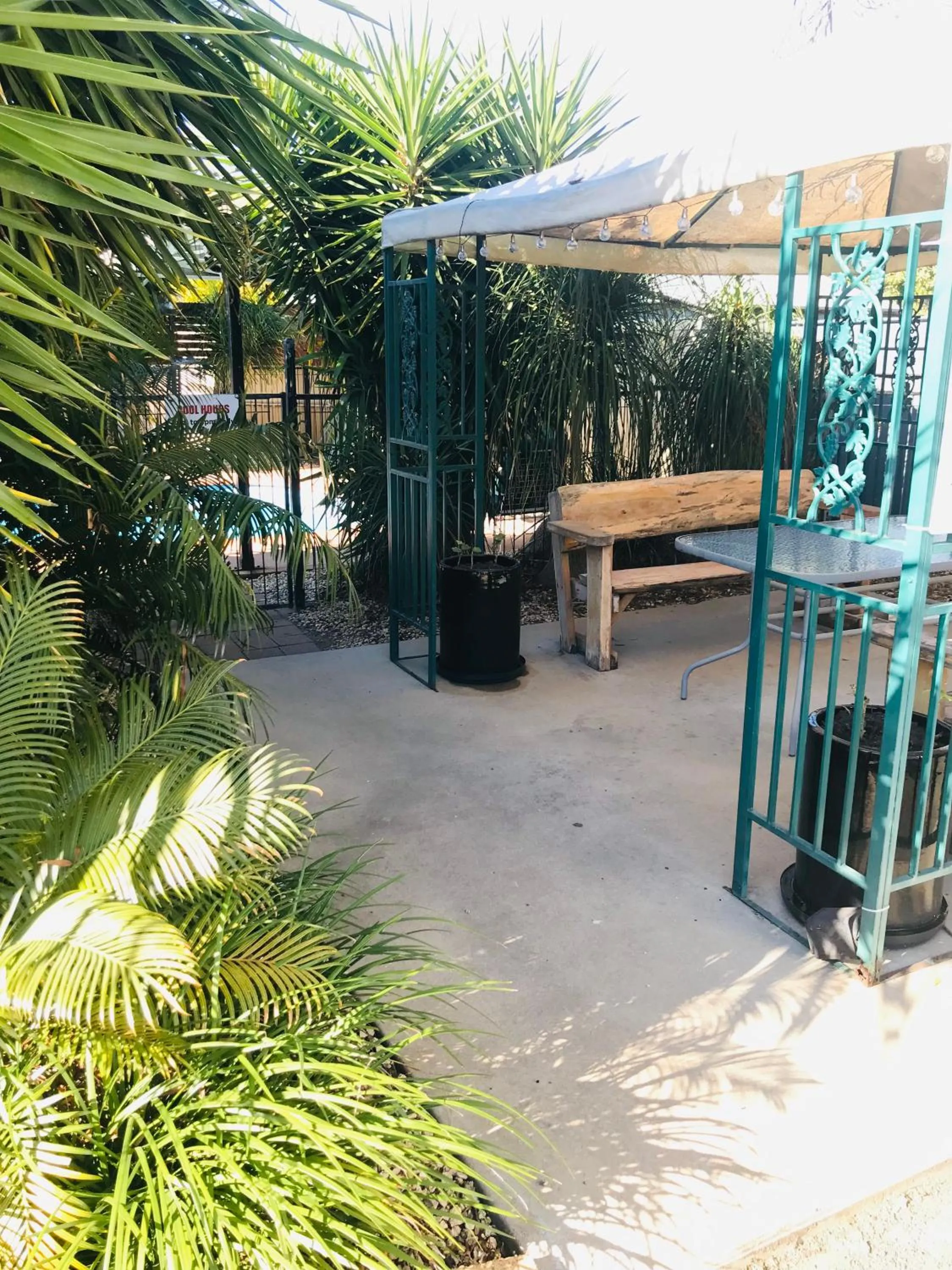 Pool view in Kaputar Motel