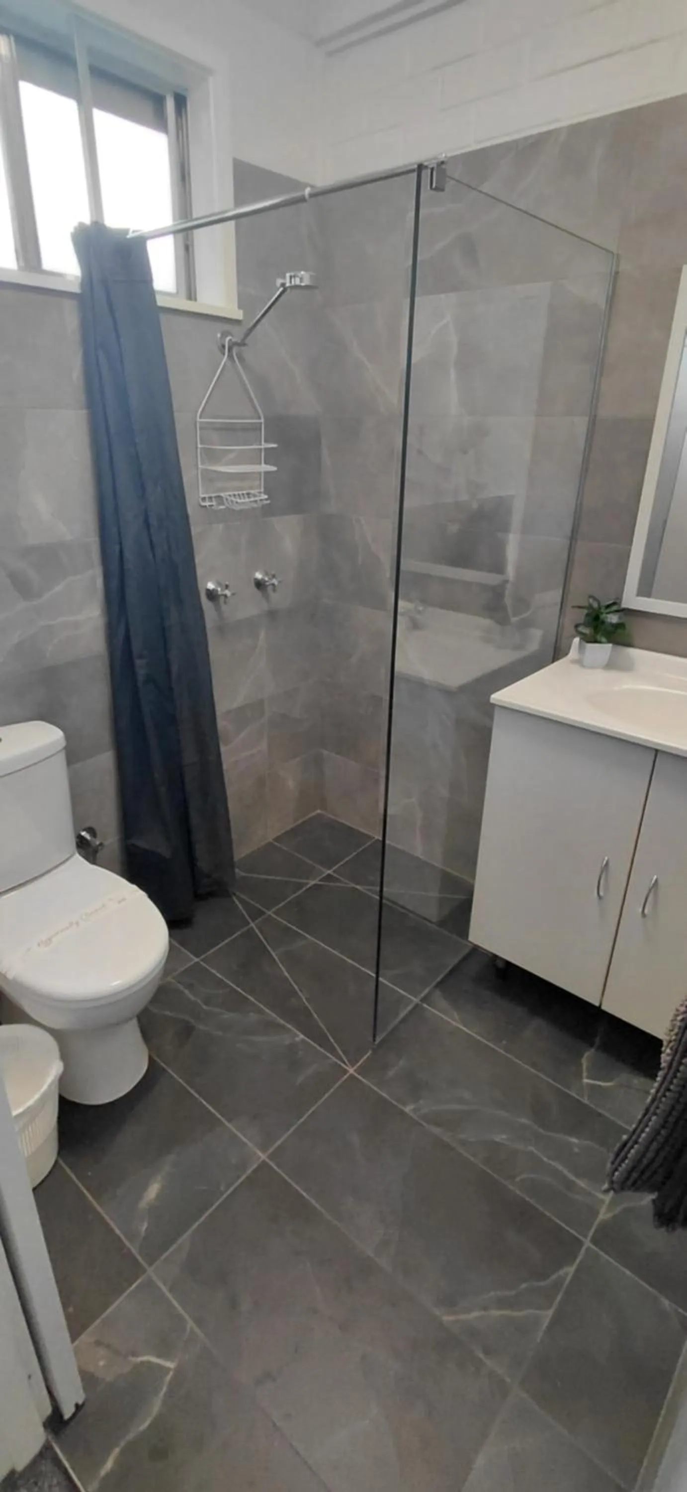 Bathroom in Kaputar Motel