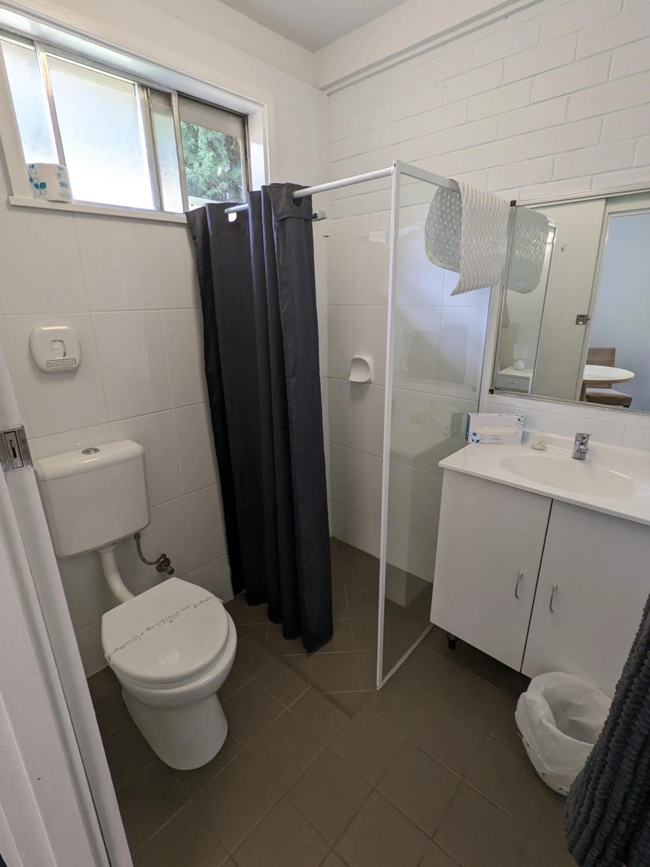 Bathroom in Kaputar Motel