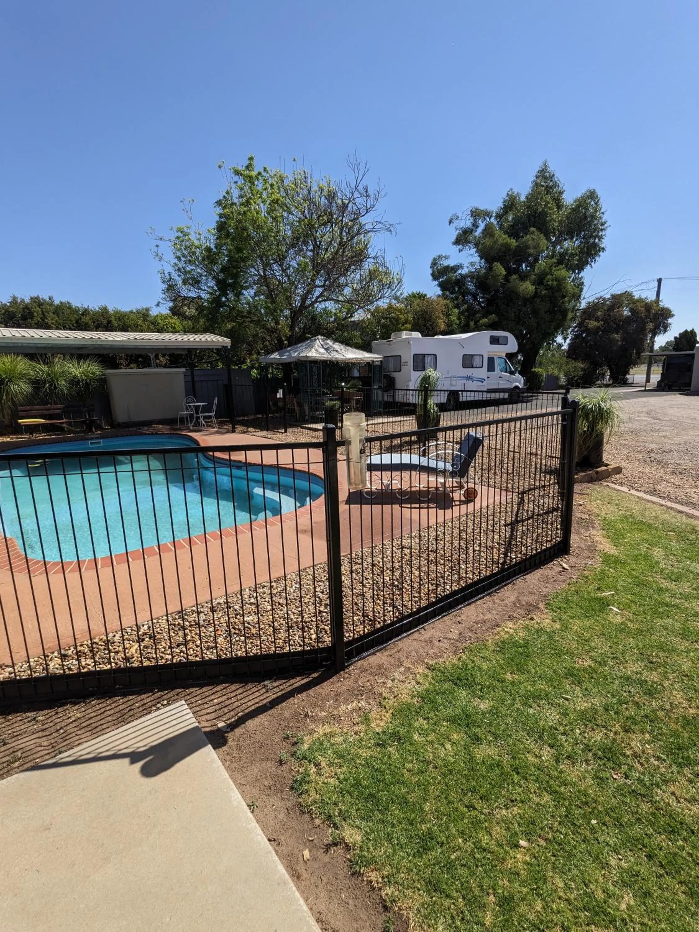 Swimming pool in Kaputar Motel
