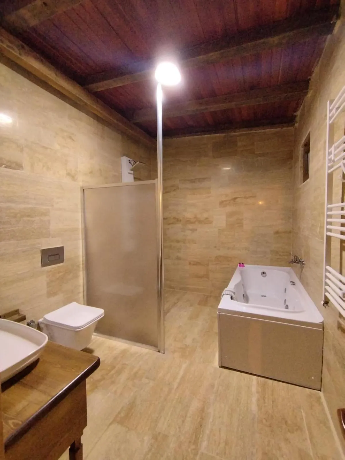 Shower in Begam Butik Otel