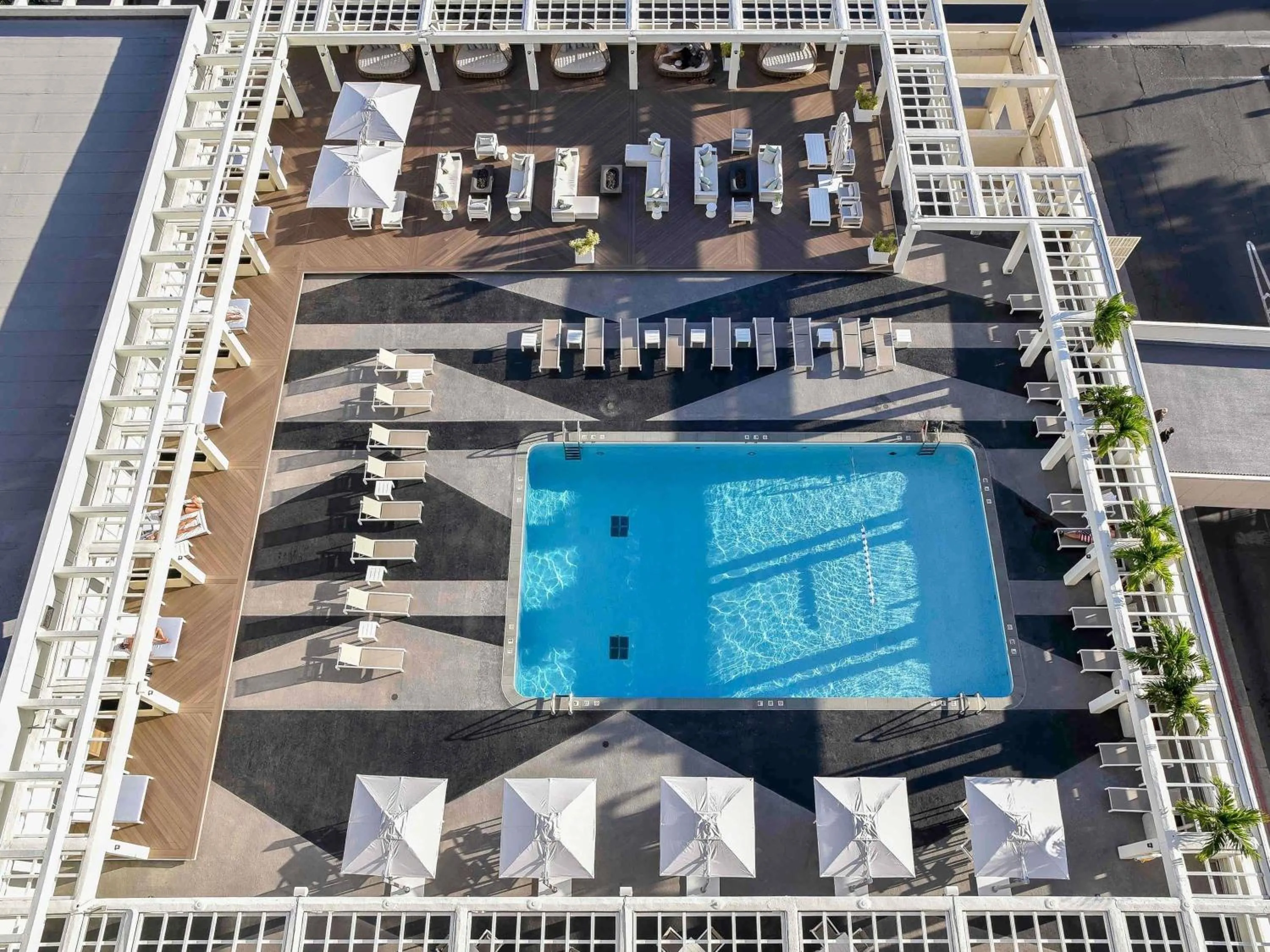 Pool view in Ala Moana Honolulu by Mantra