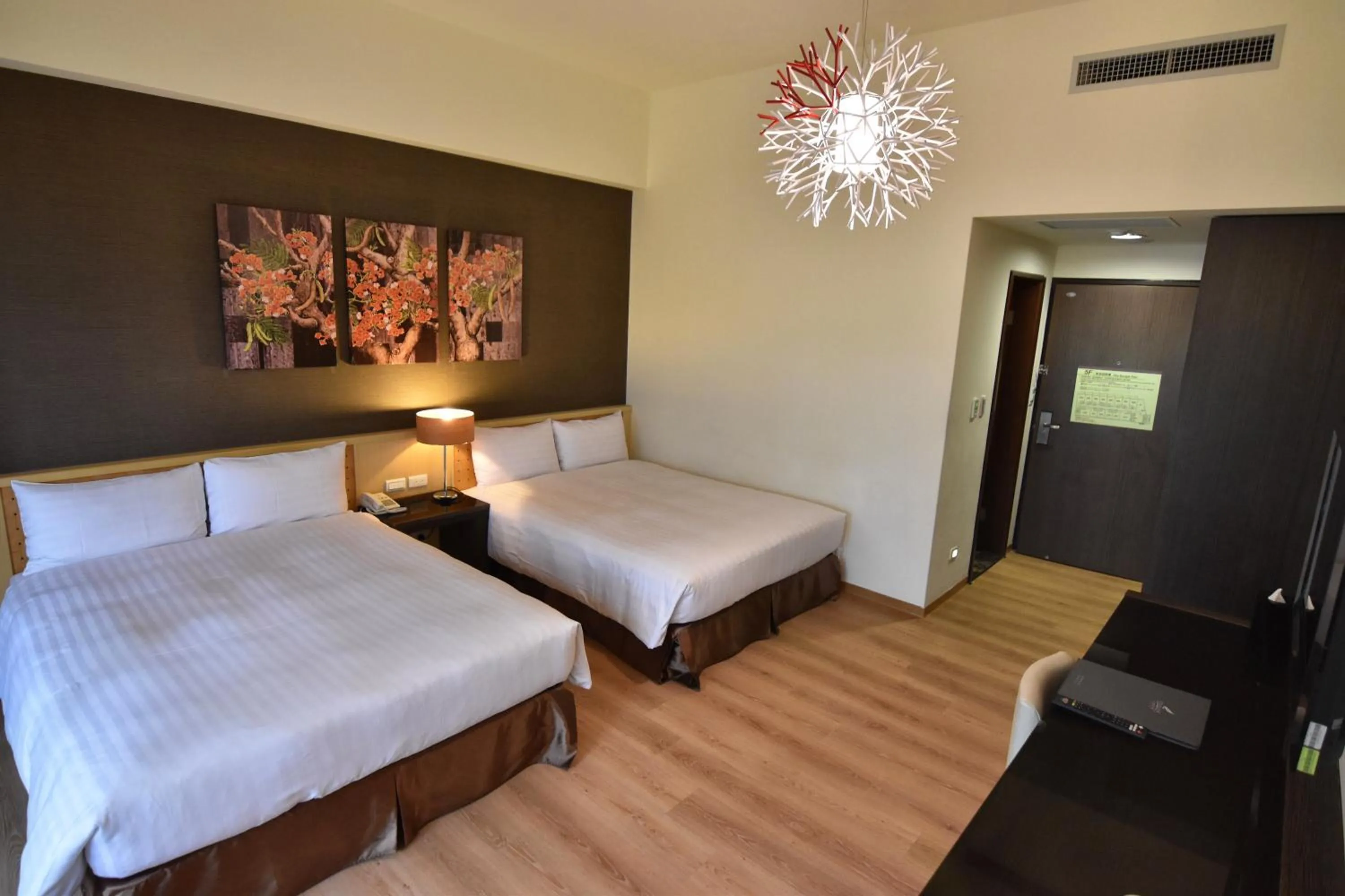 Photo of the whole room, Bed in LeaLea Garden Hotels - Moon Lake