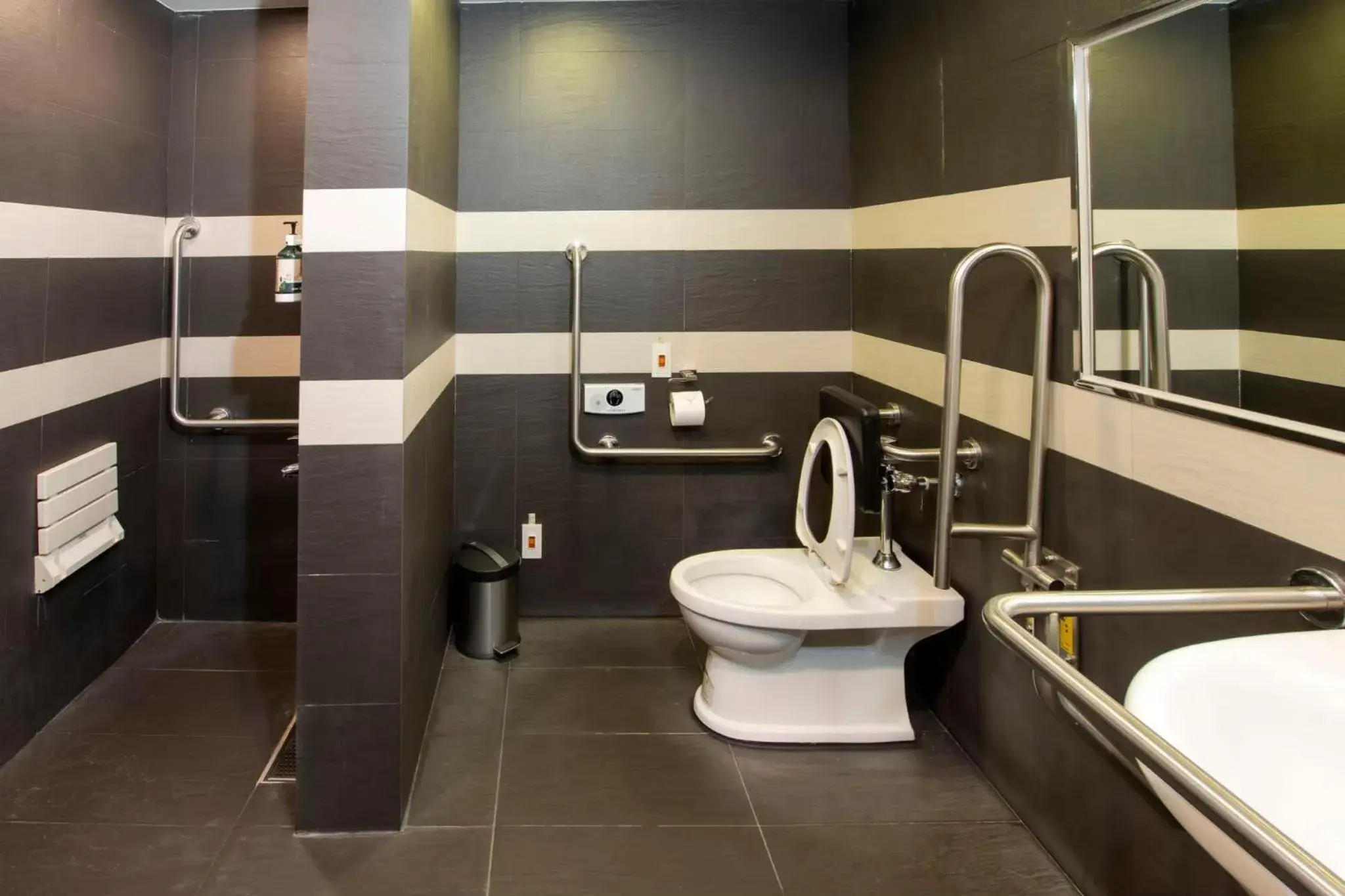 Standard Twin Room in LeaLea Garden Hotels - Moon Lake Standard Twin Room in LeaLea Garden Hotels - Moon Lake