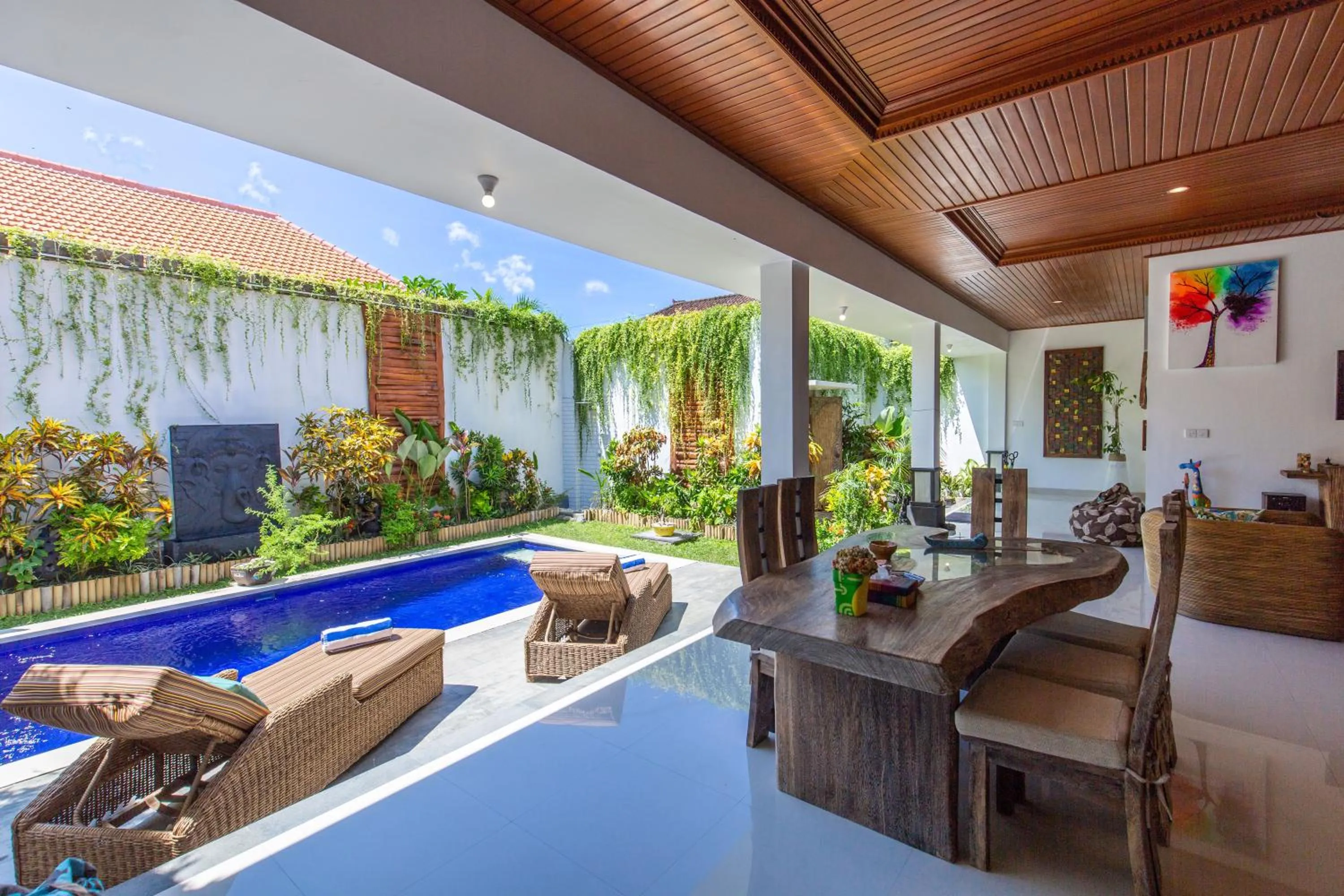 Swimming pool in MasBro ART Villas
