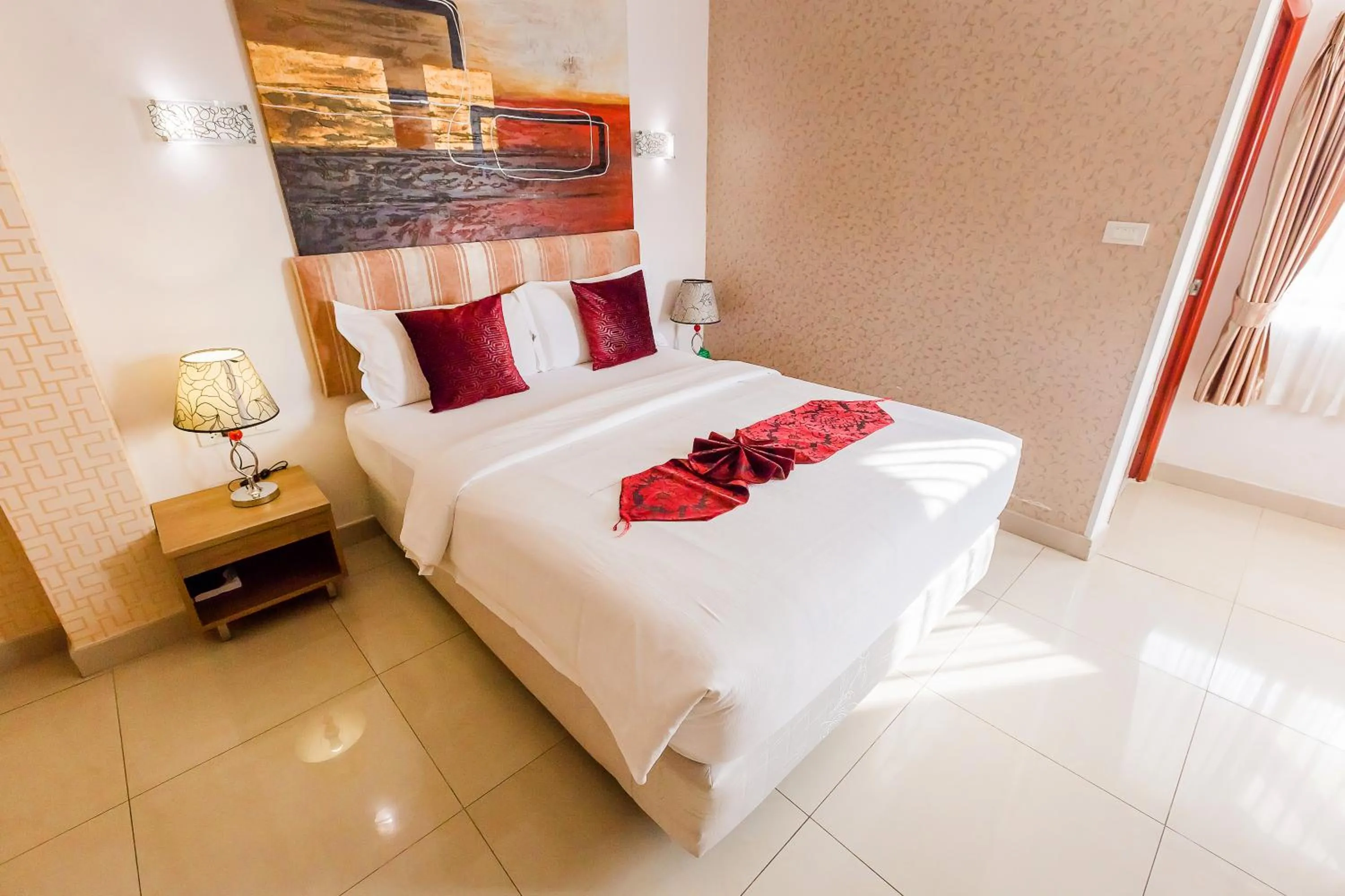 Photo of the whole room, Bed in Roseate Chiang Mai