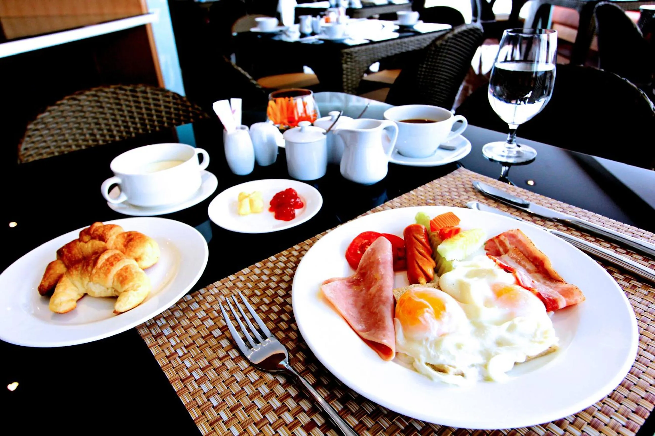 Food and drinks in Roseate Chiang Mai