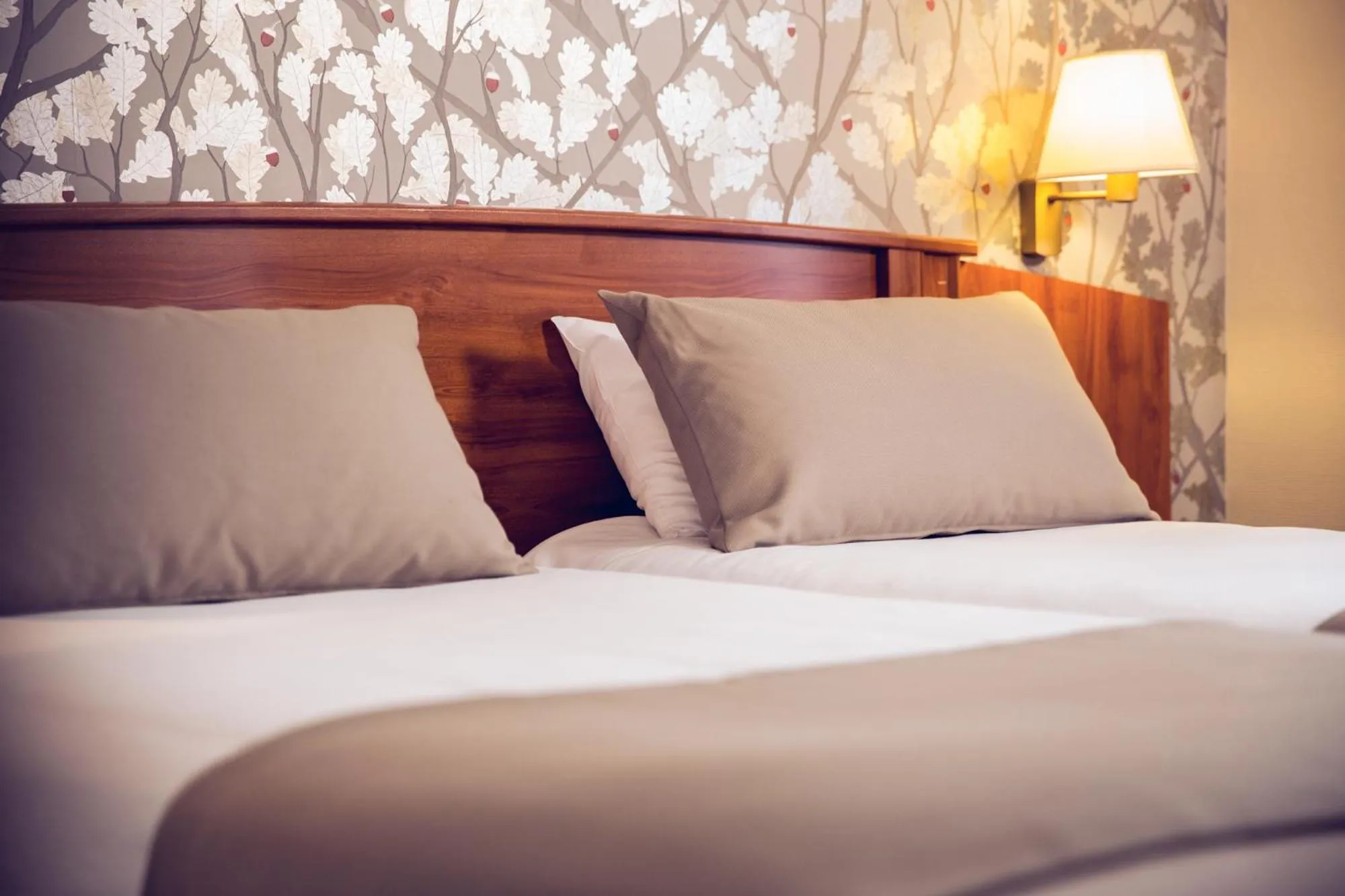 Bed in Timhotel Le Louvre