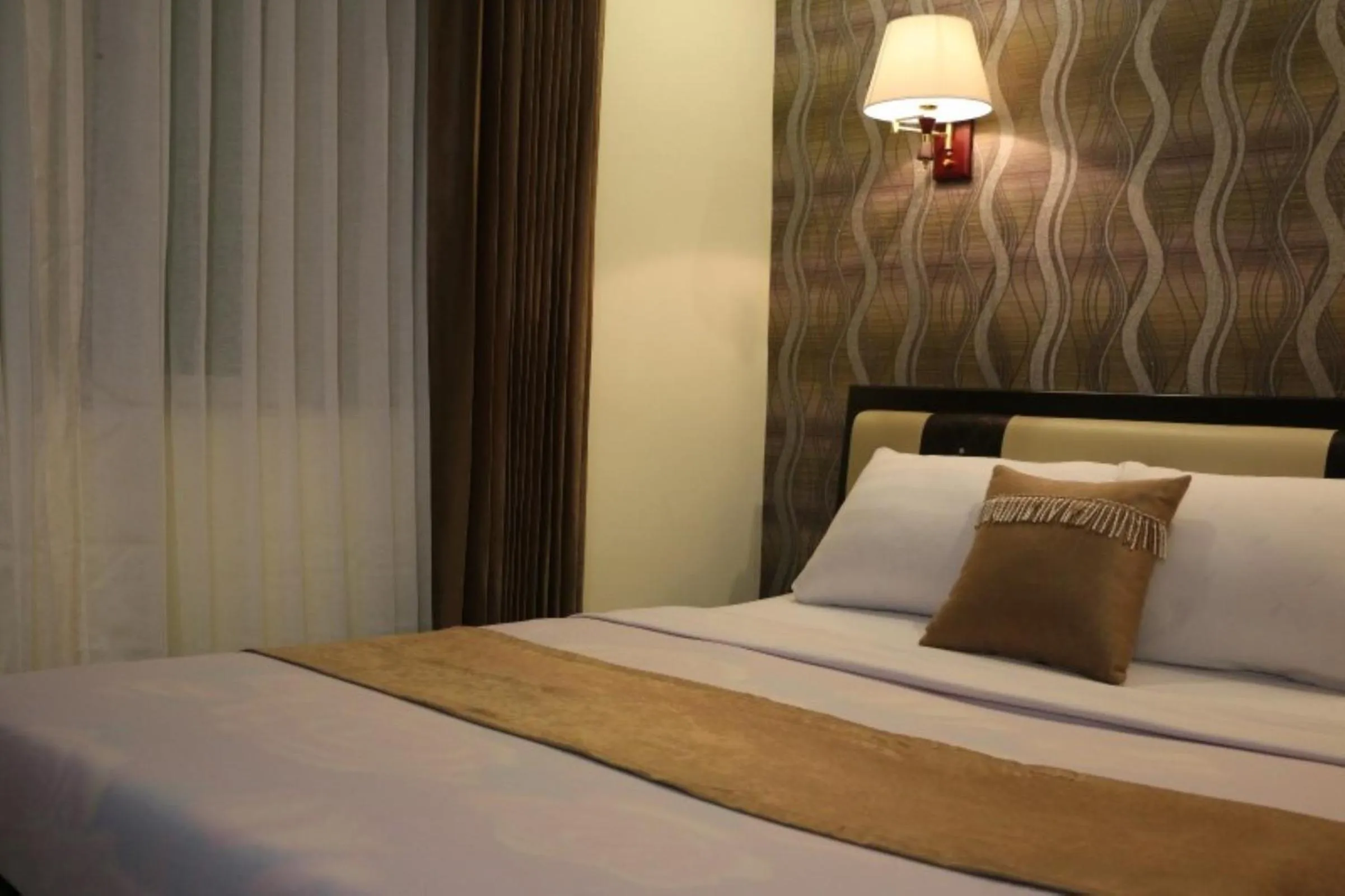 Bedroom in You Eng Hotel