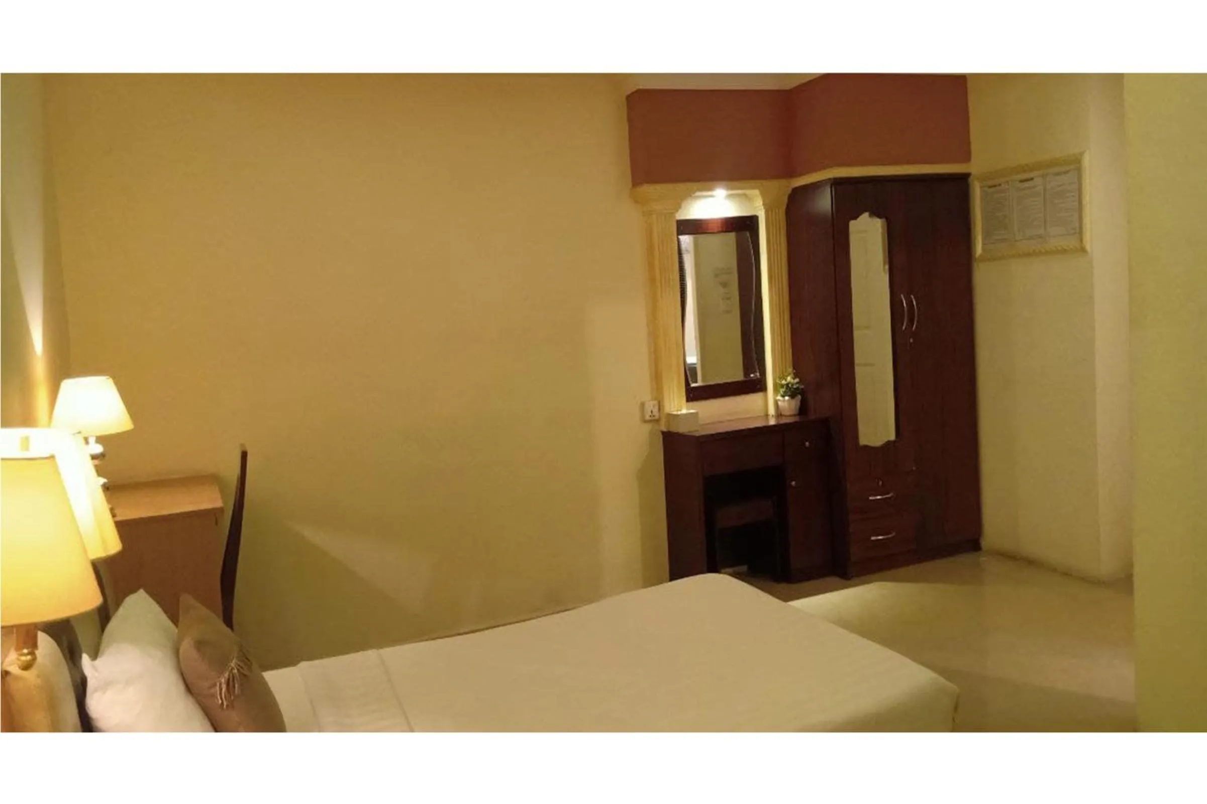 Bedroom in You Eng Hotel