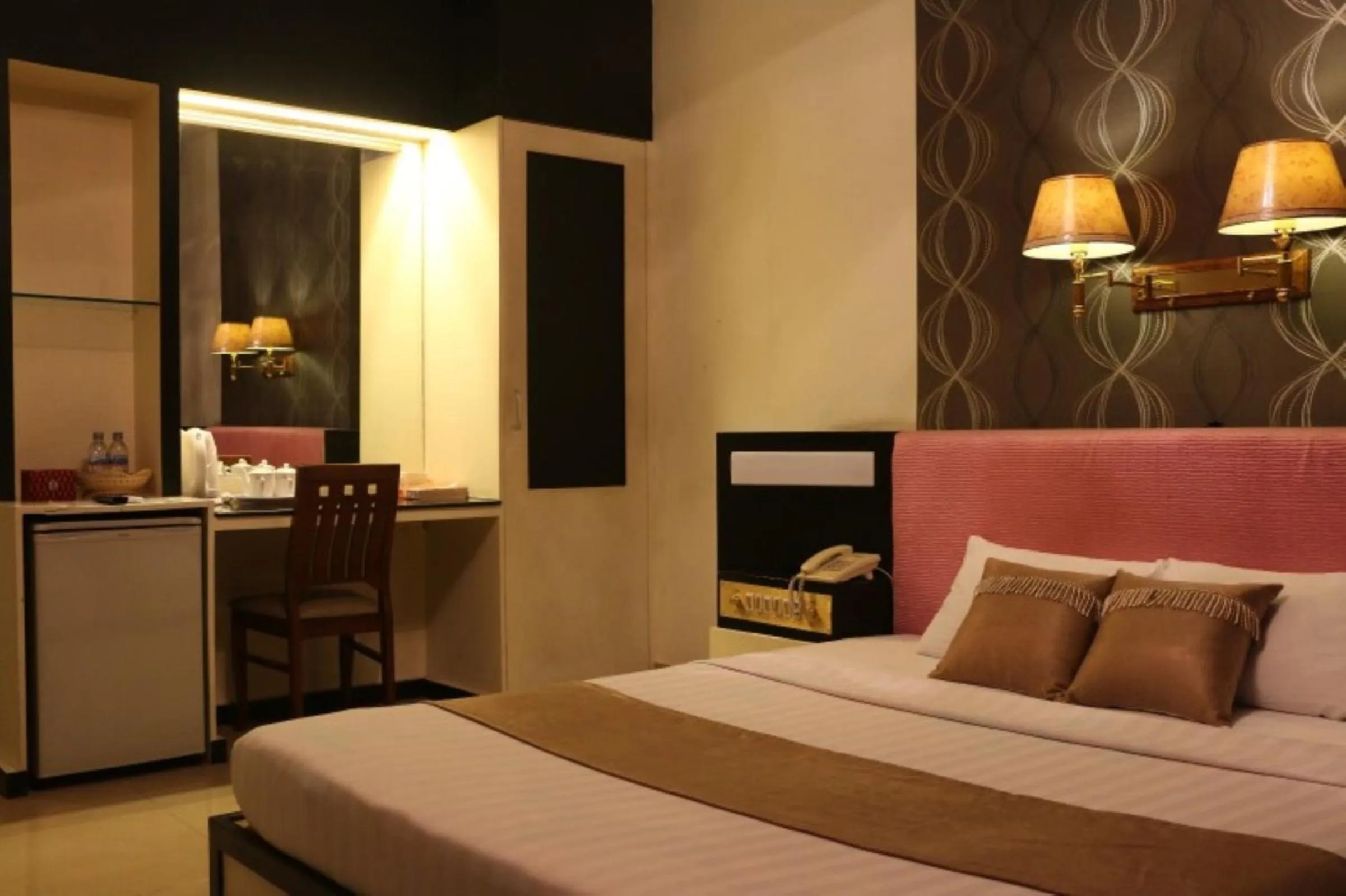 Bedroom in You Eng Hotel