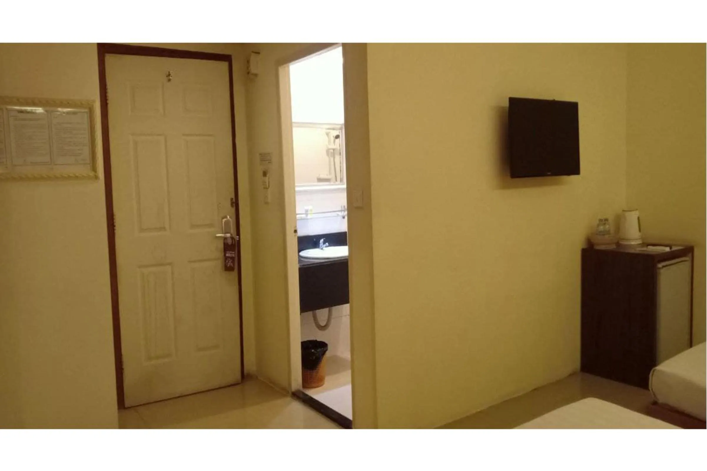 Bathroom in You Eng Hotel