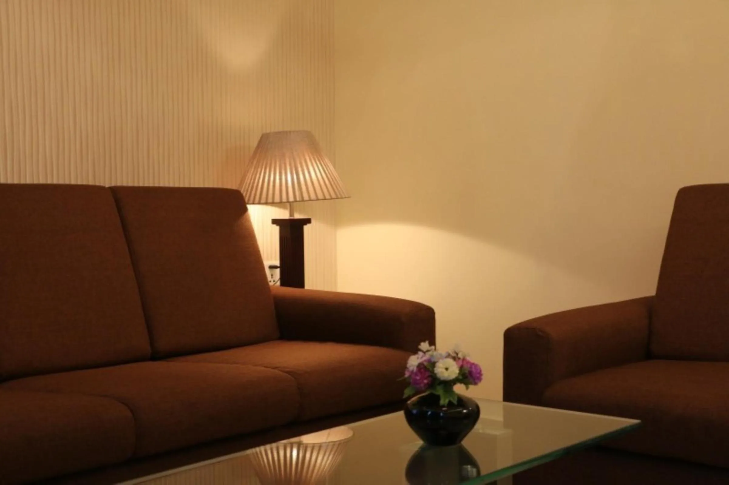 Living room in You Eng Hotel