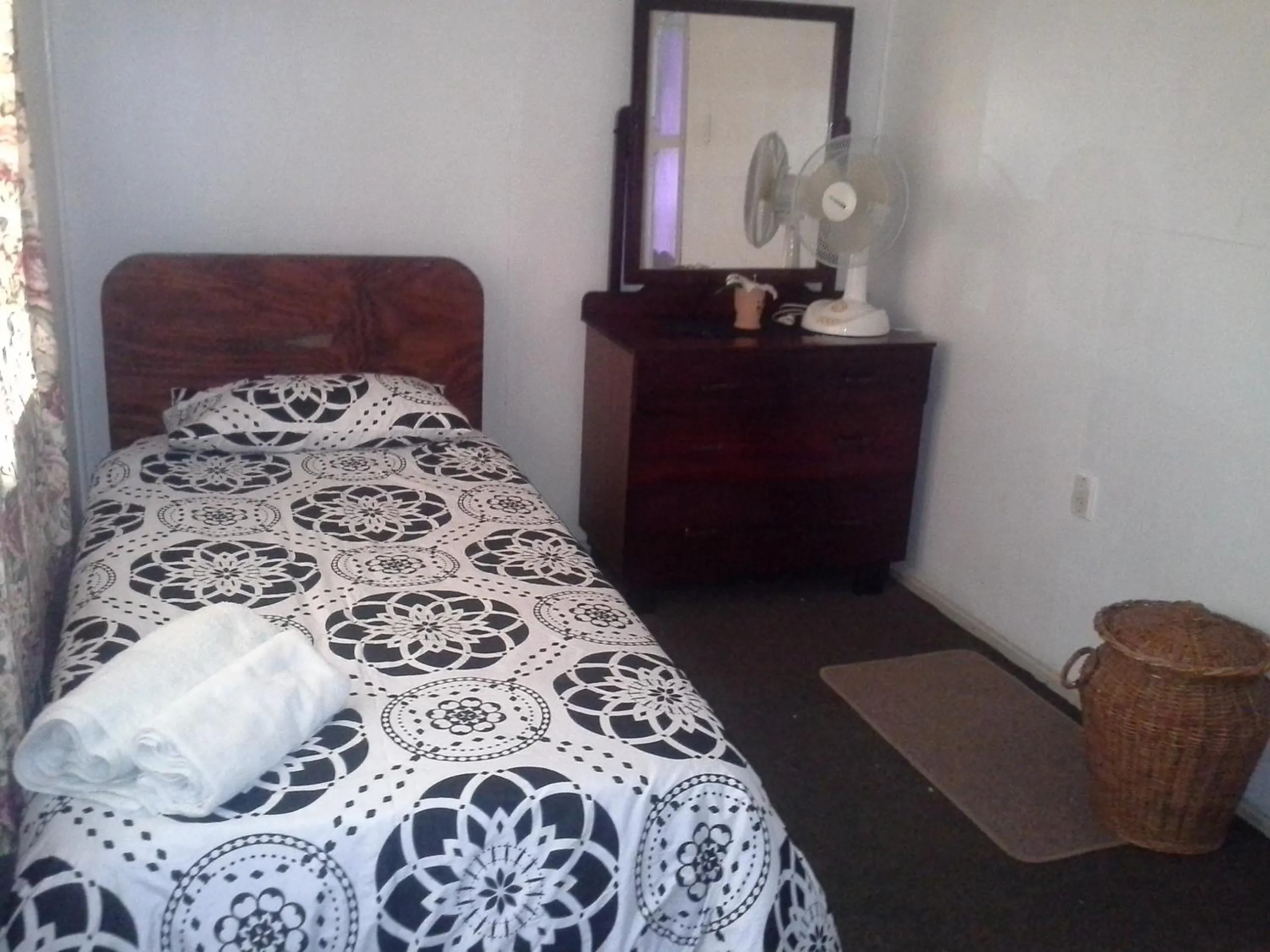 Bedroom, Bed in Dayspring Lodge