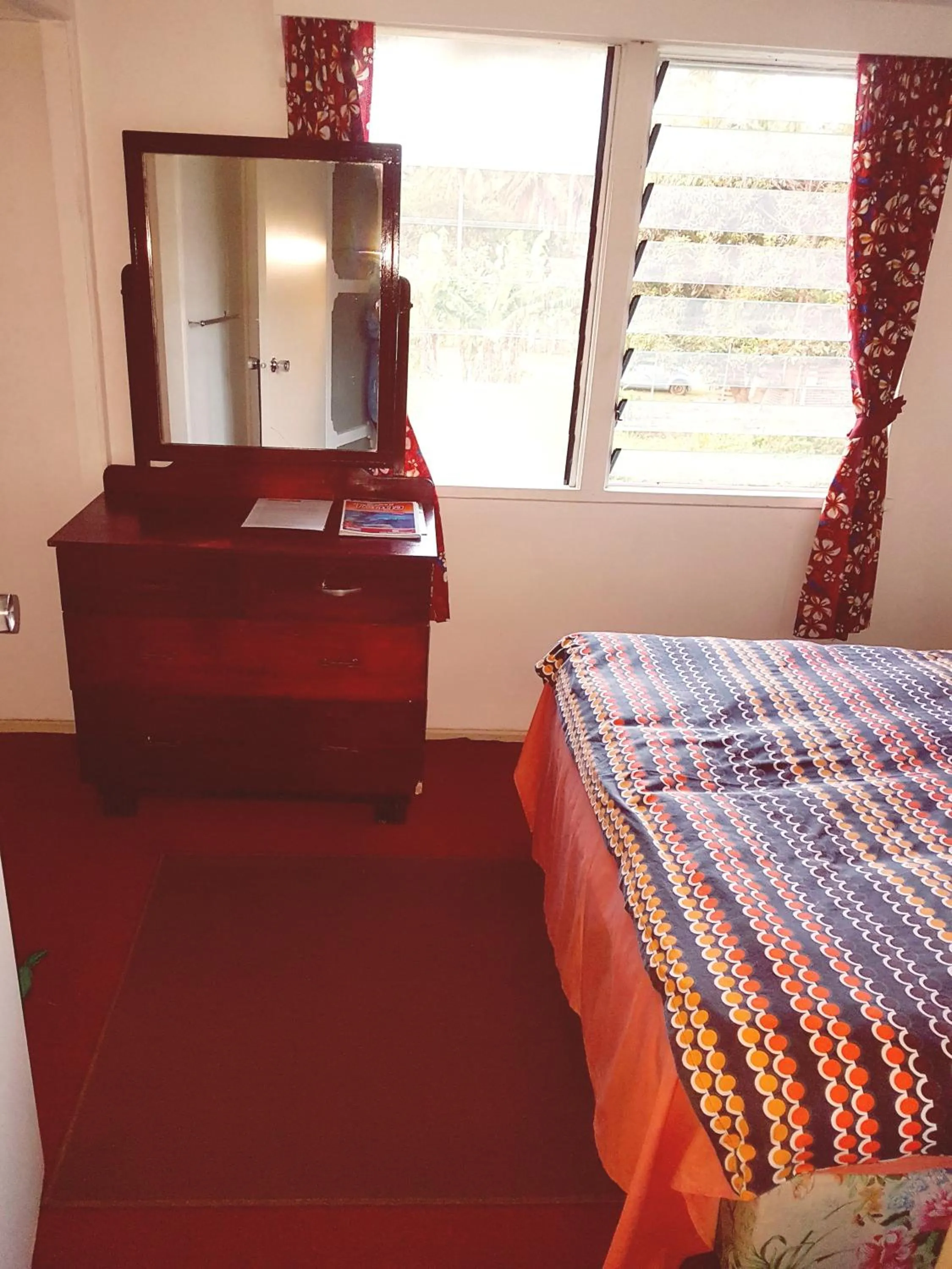 Photo of the whole room, Bed in Dayspring Lodge