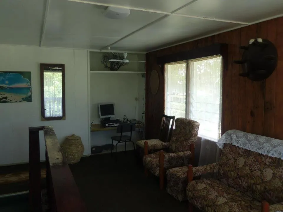 Communal lounge/ TV room in Dayspring Lodge
