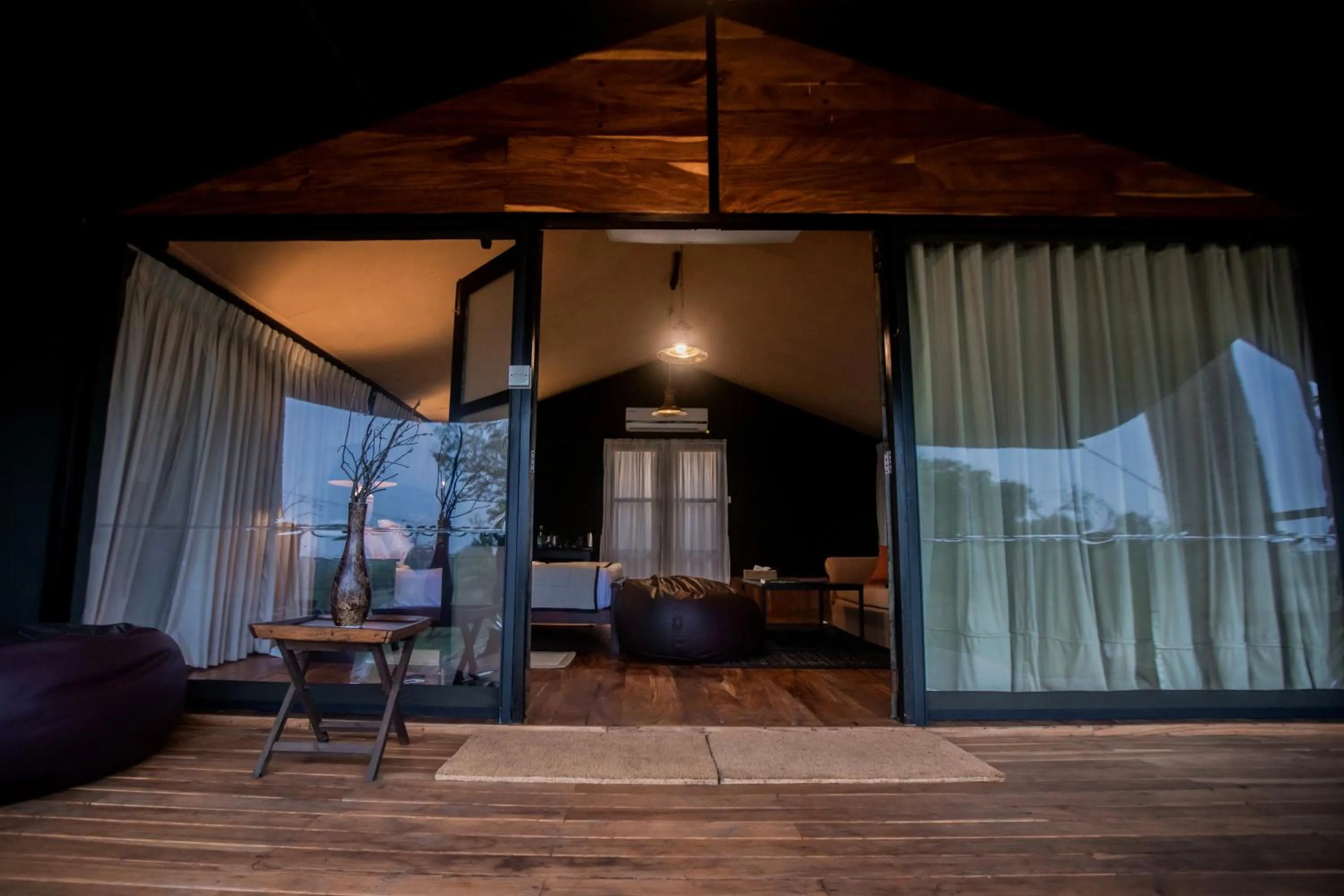 Photo of the whole room in Leopard Trails Yala