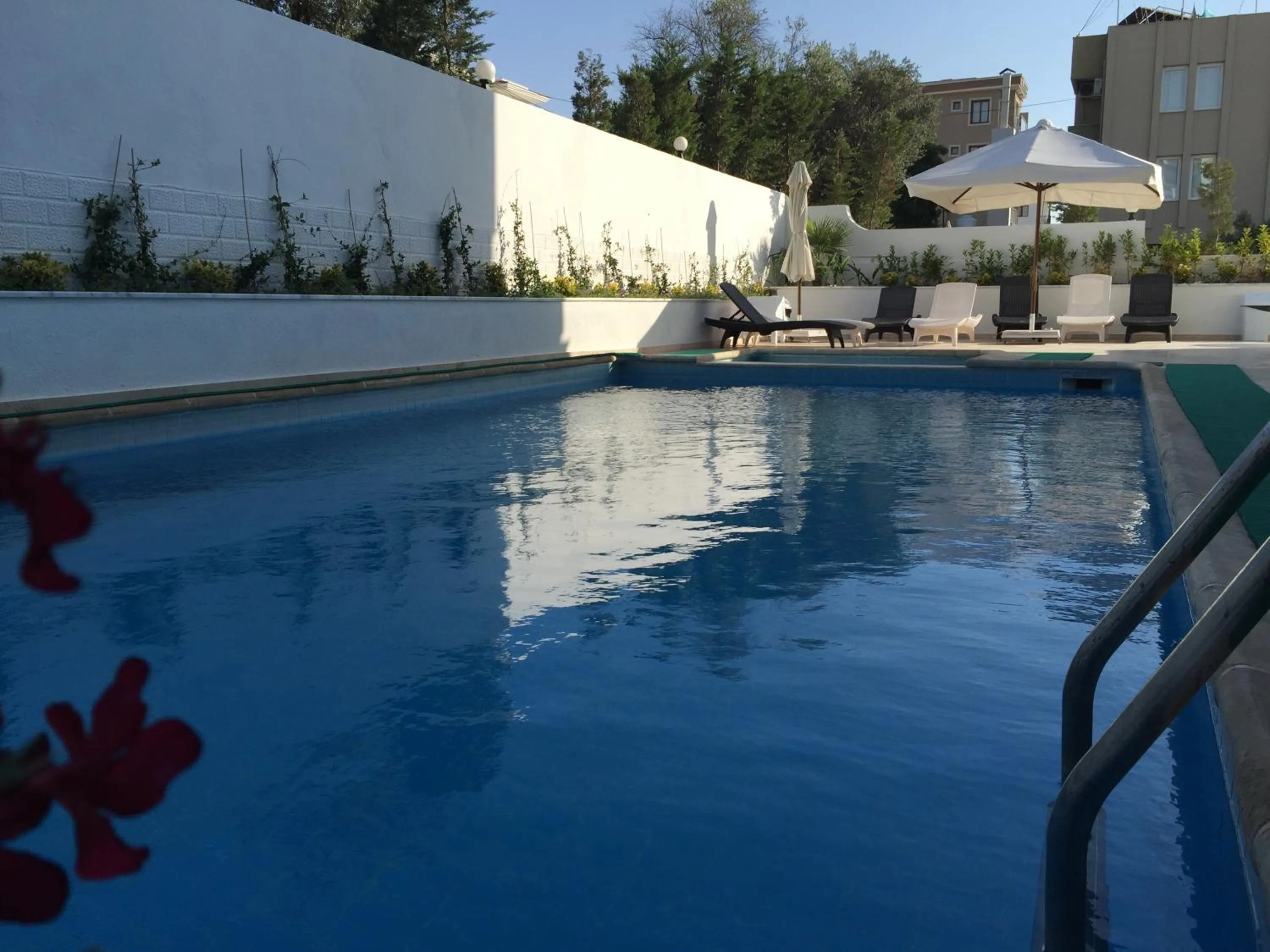 Swimming pool in Cicek Apart Hotel