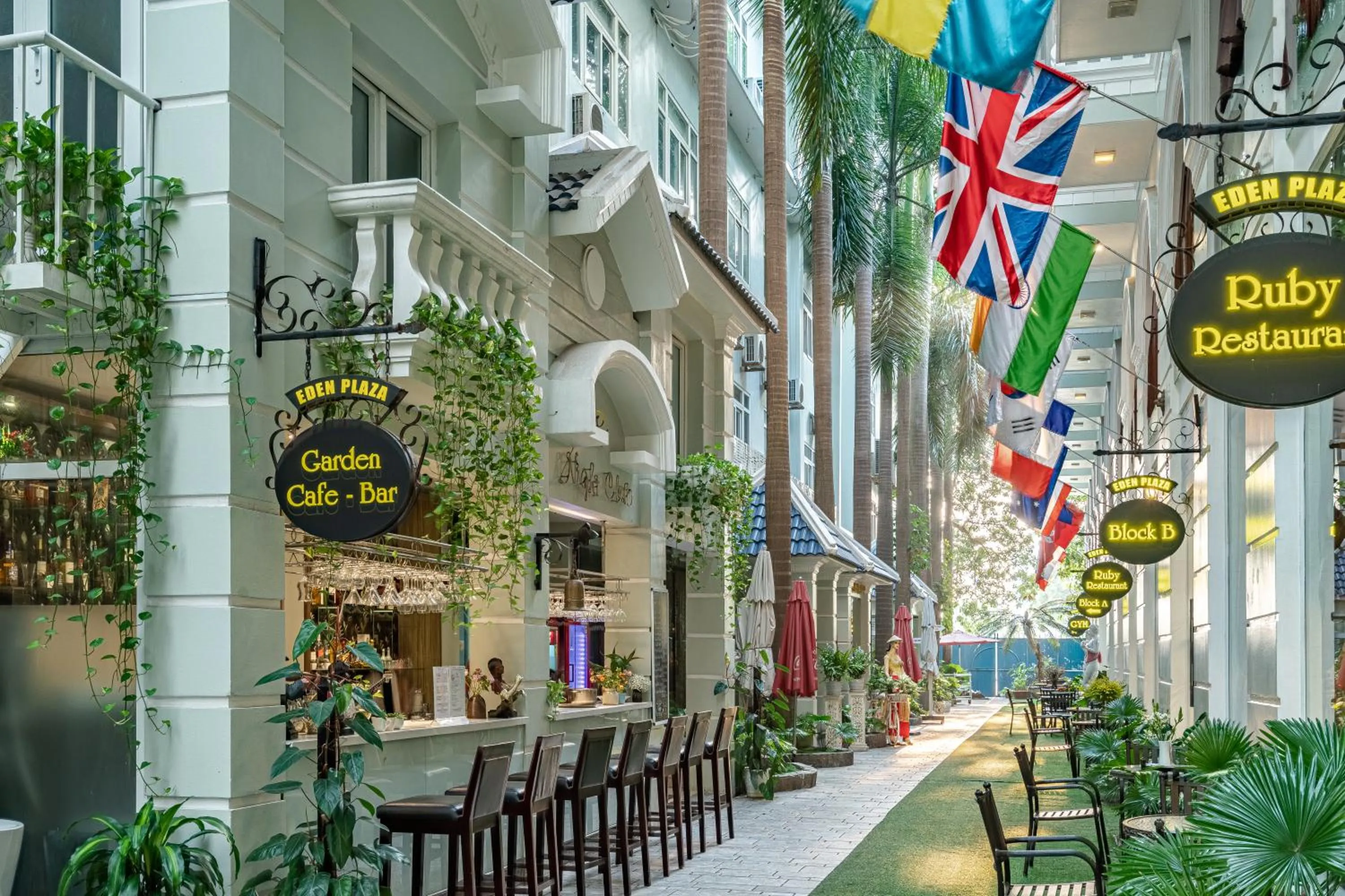 Lounge or bar in Eden Plaza Da Nang Hotel