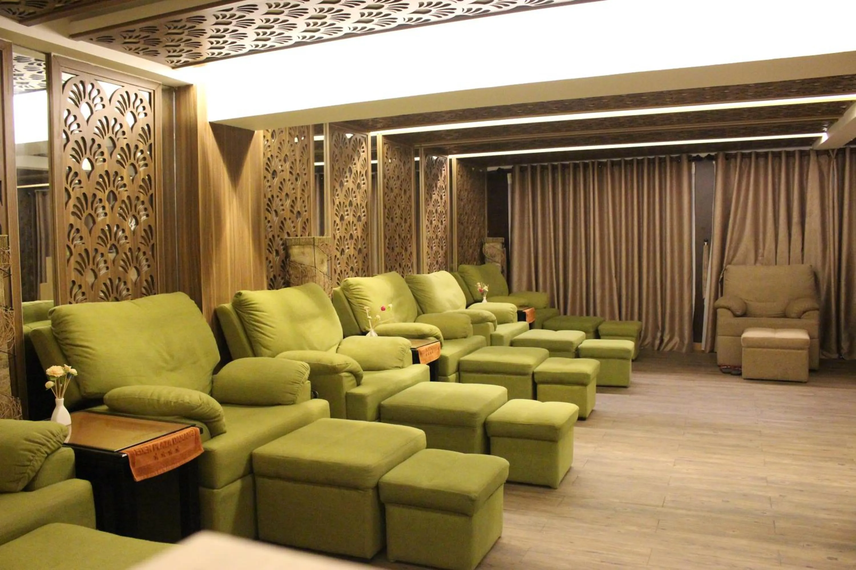 Massage in Eden Plaza Da Nang Hotel