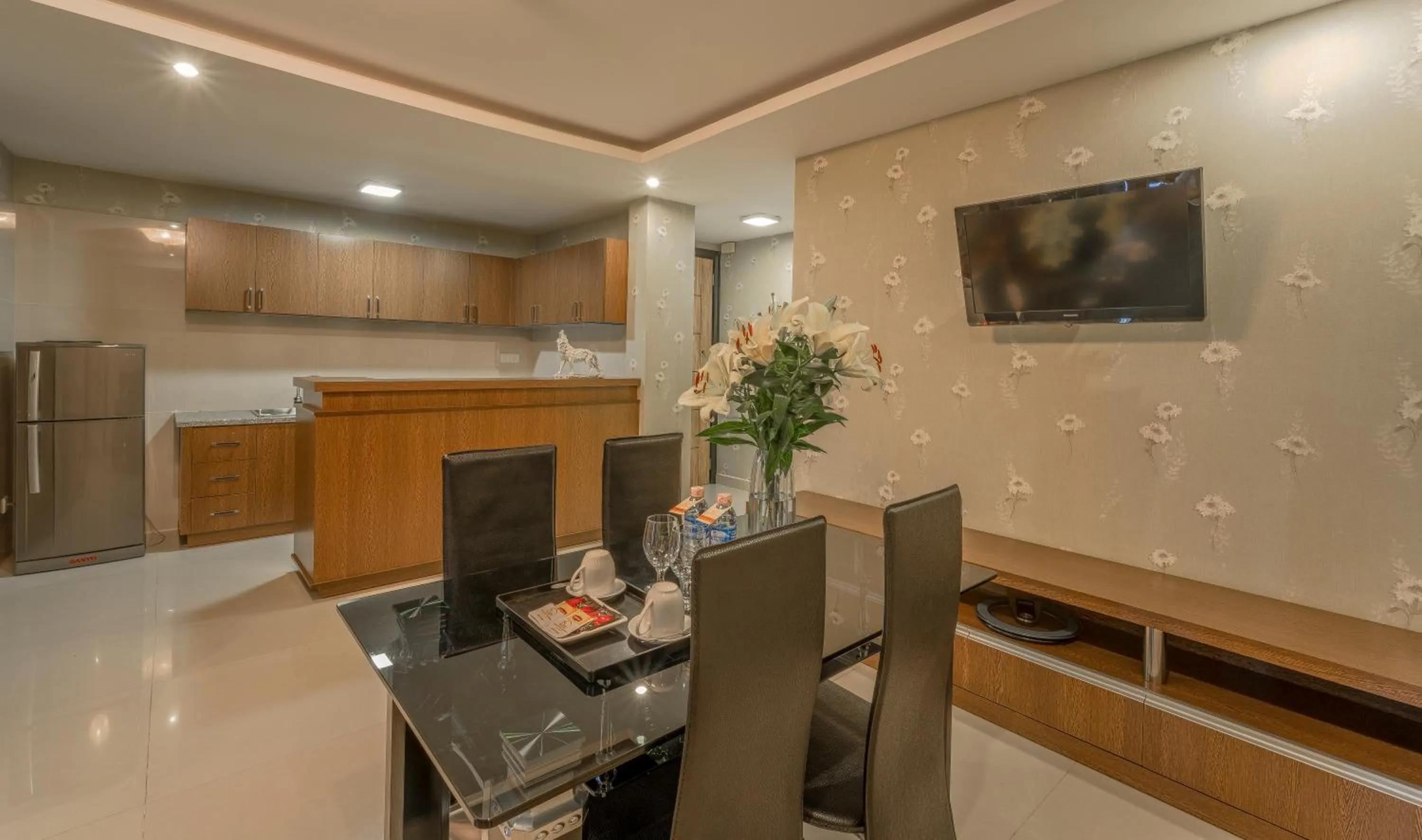 Kitchen or kitchenette in Eden Plaza Da Nang Hotel