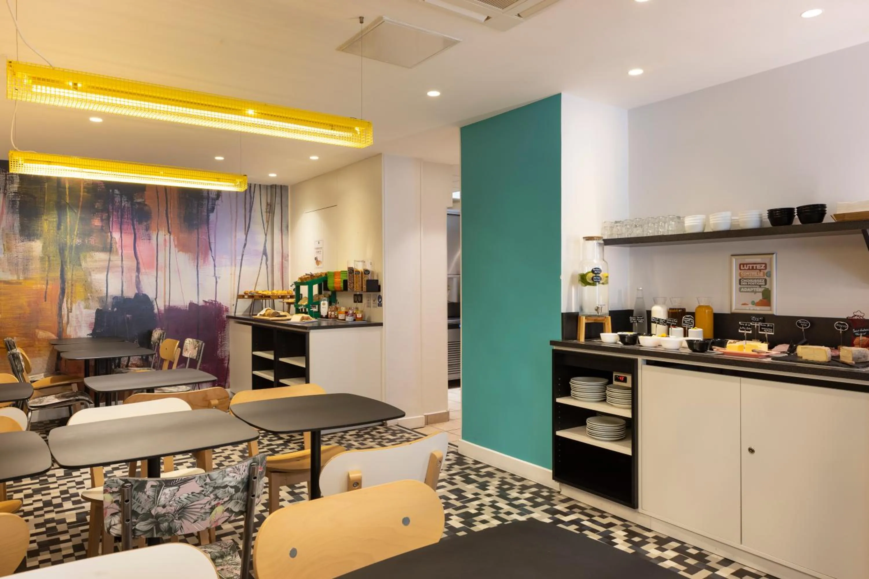 Breakfast in Ibis Styles Paris Gare Saint Lazare