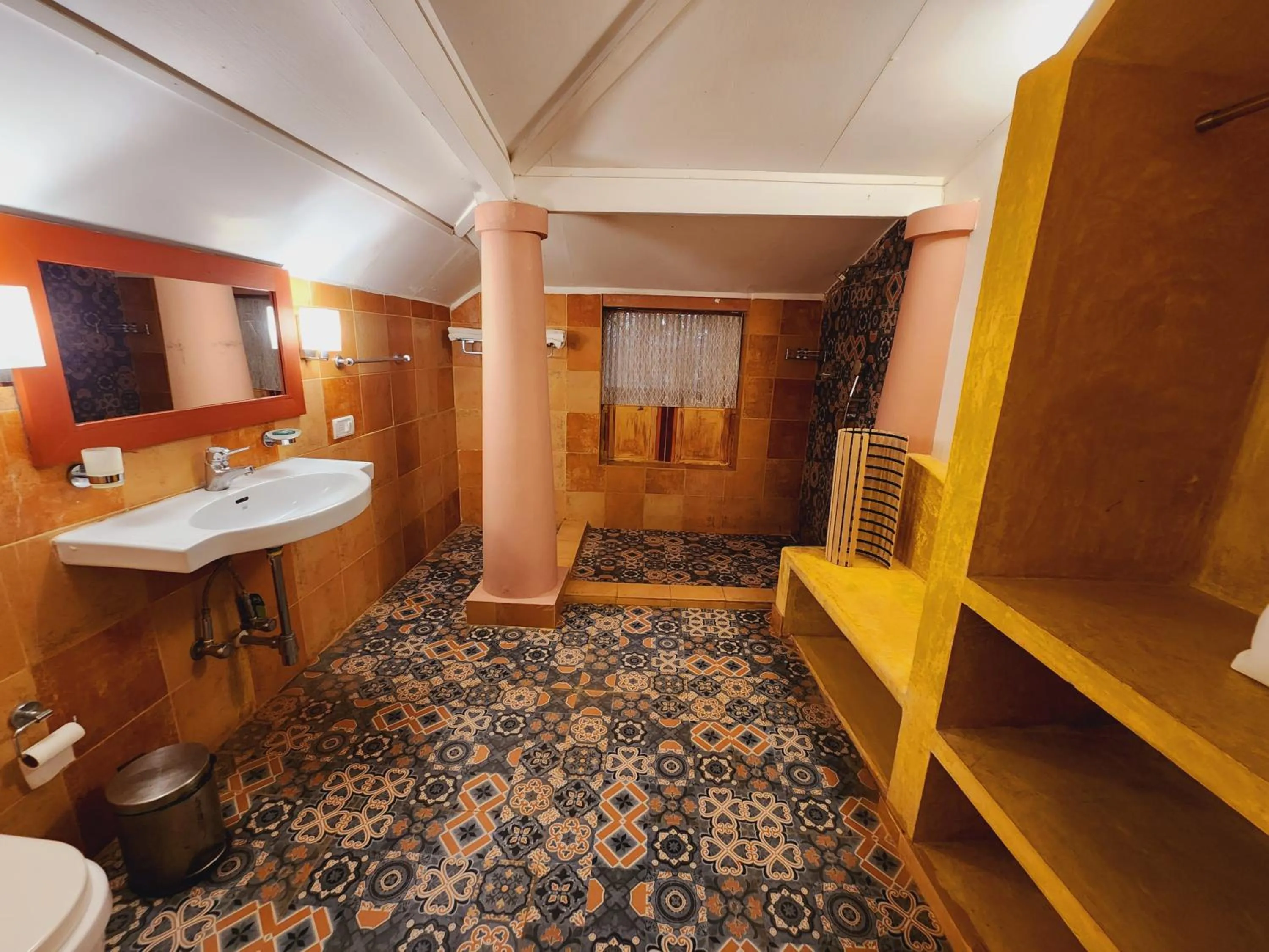 Bathroom in Casa Anjuna