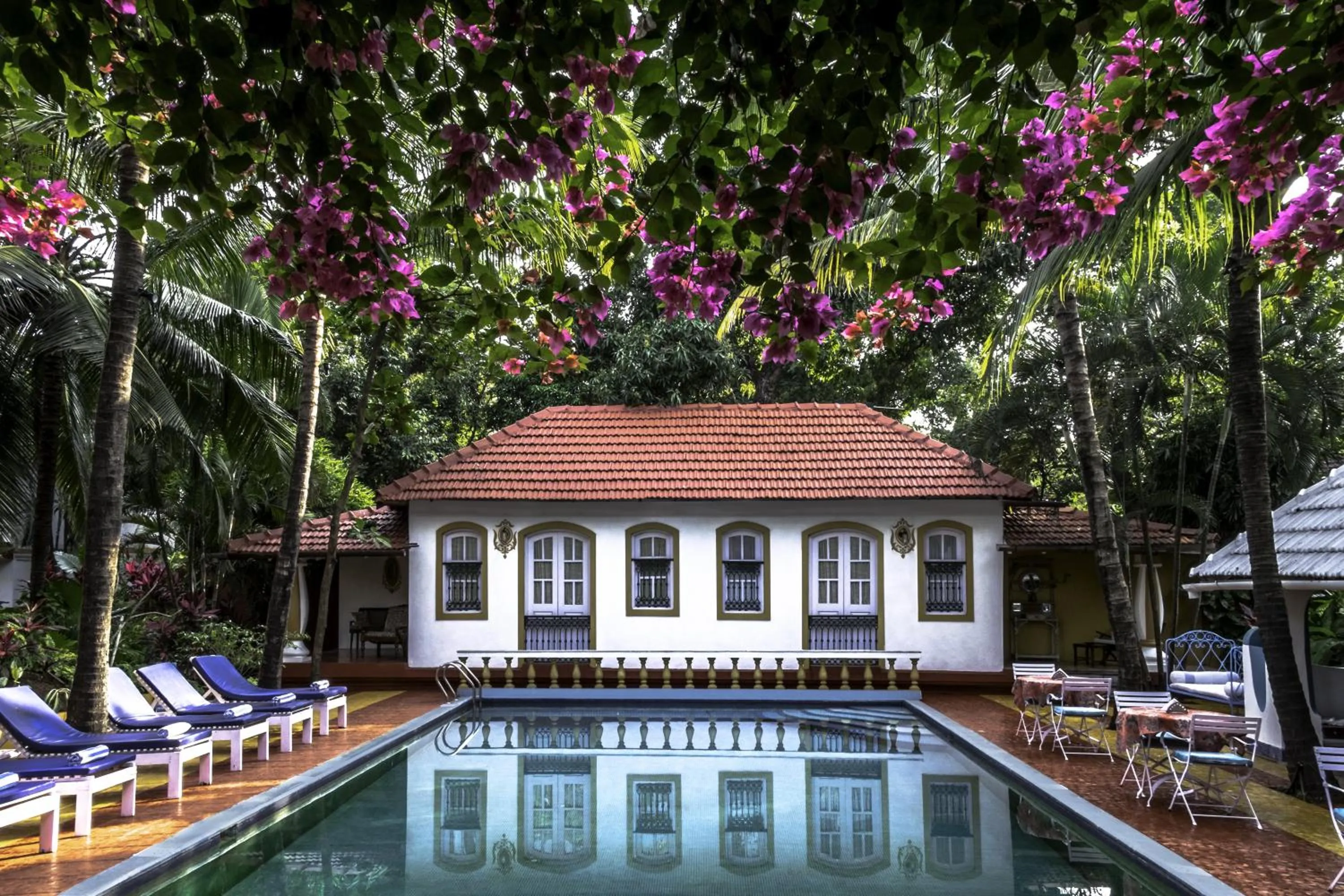 Evening entertainment in Casa Anjuna