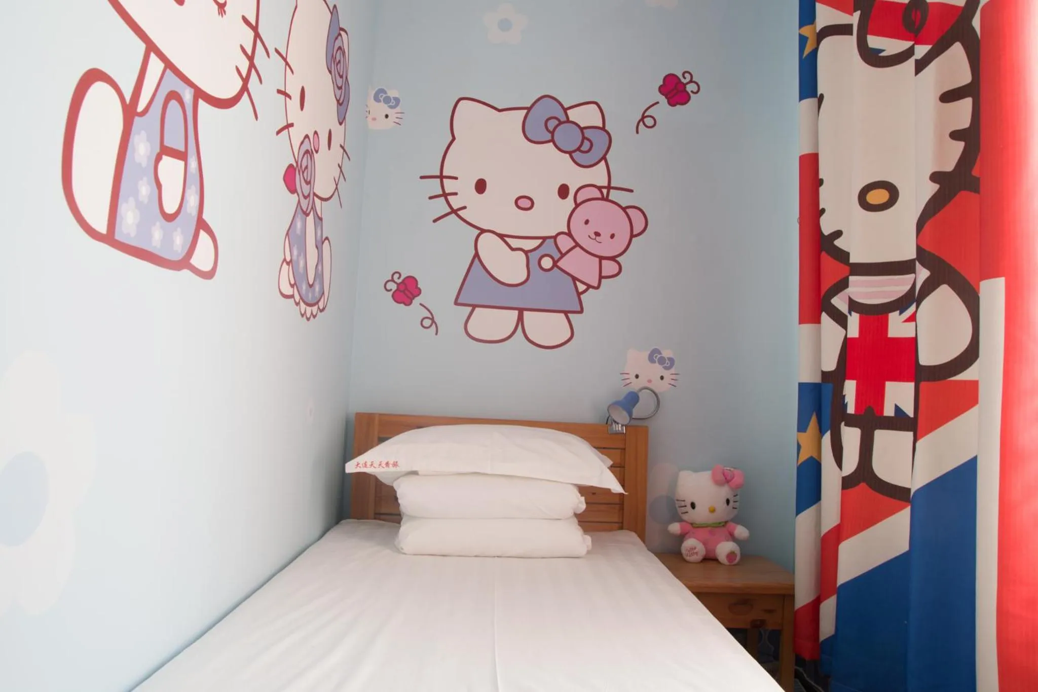 Photo of the whole room, Bed in 大连天天国际青年旅社