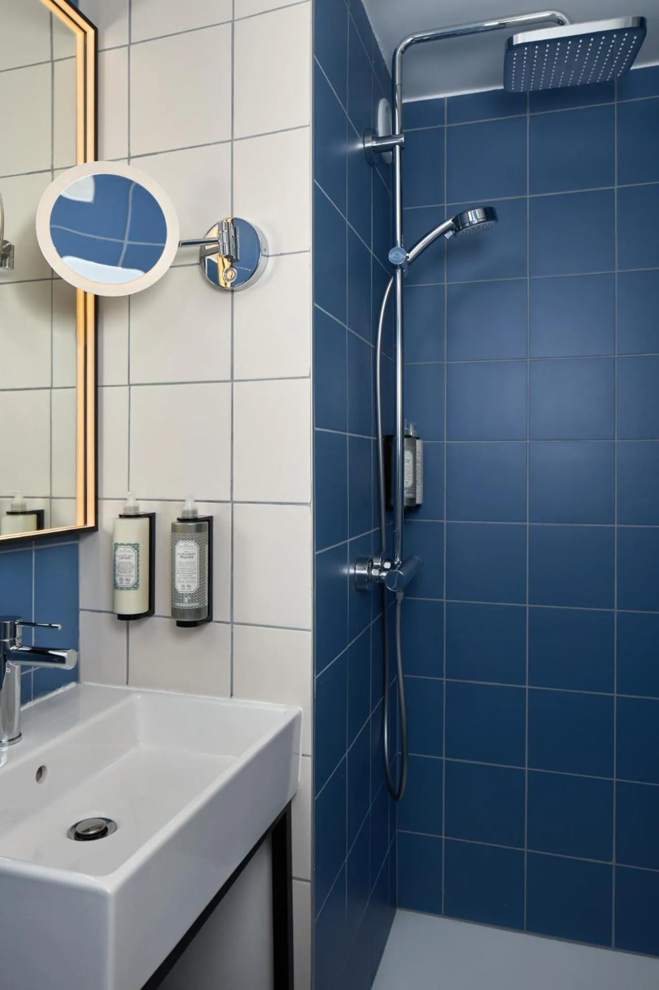 Bathroom in Timhotel Nation