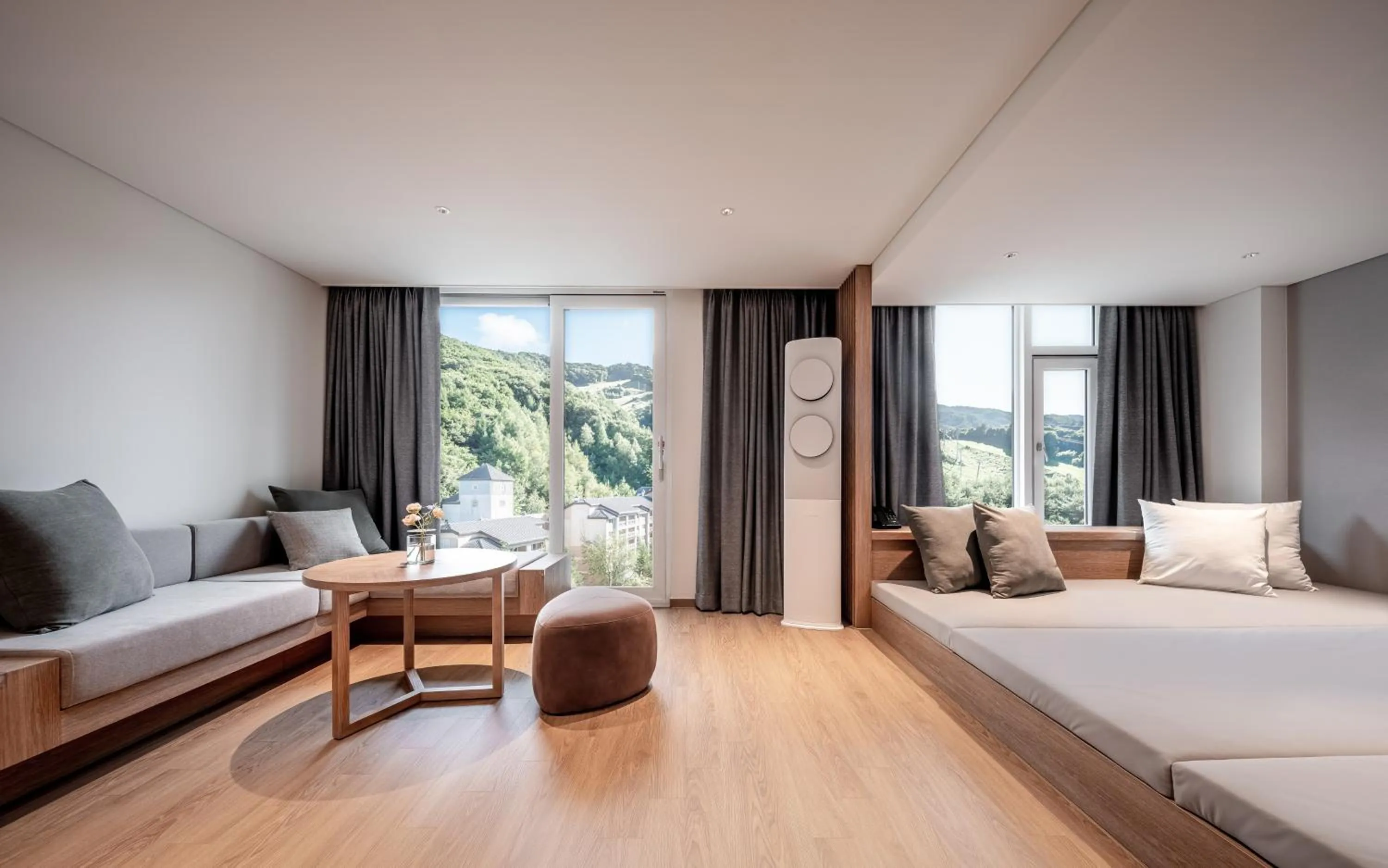 Living room, Bed in Phoenix Resort Pyeongchang