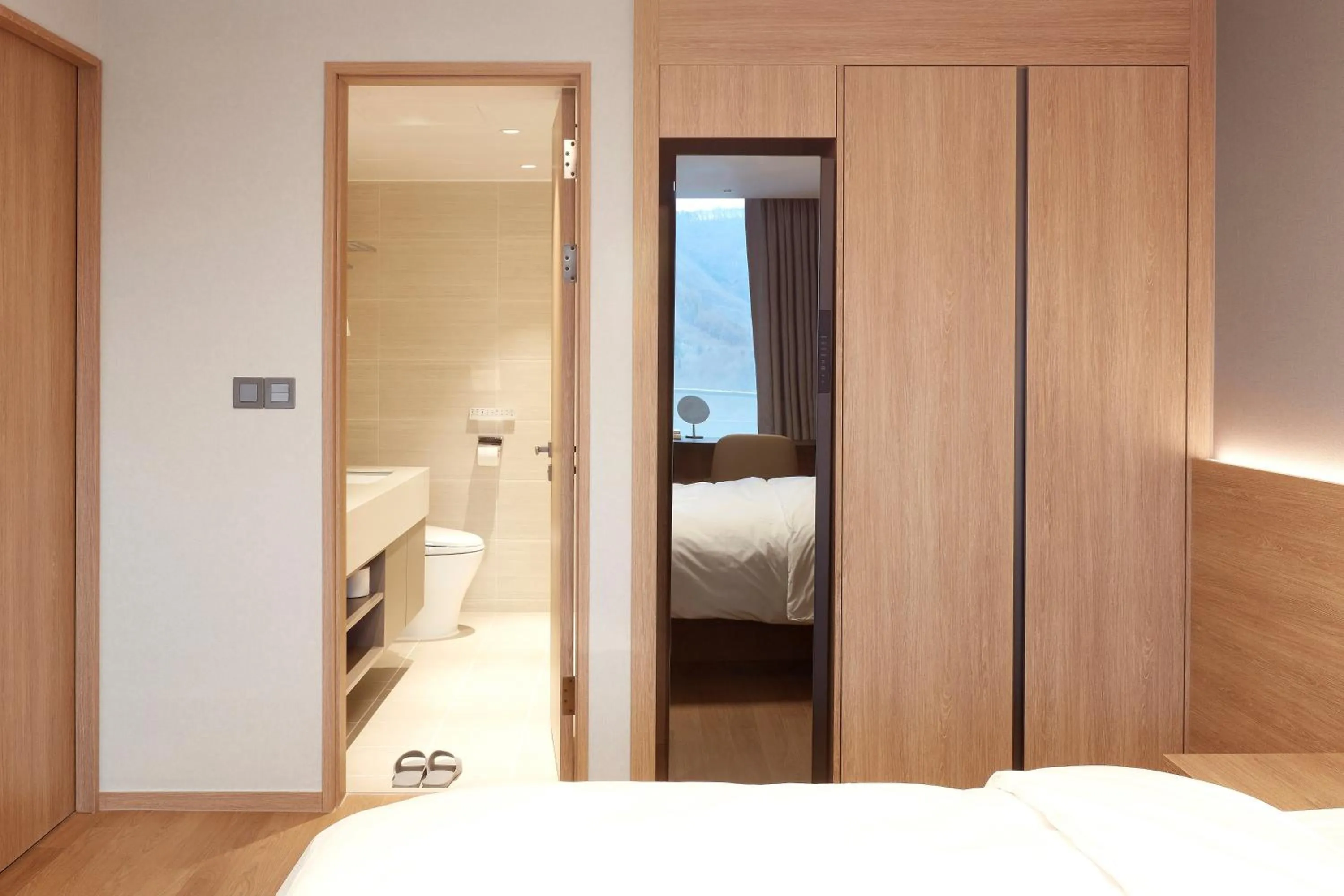 Bathroom, Bed in Phoenix Resort Pyeongchang