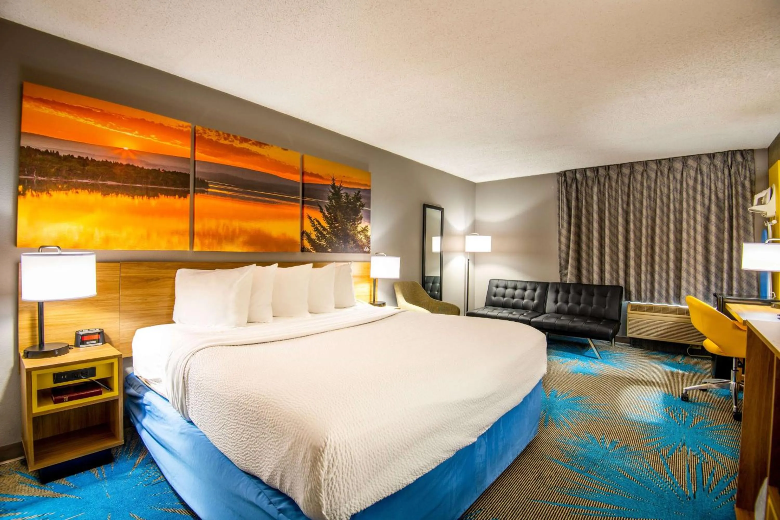 Photo of the whole room, Bed in Days Inn by Wyndham Coeur d'Alene