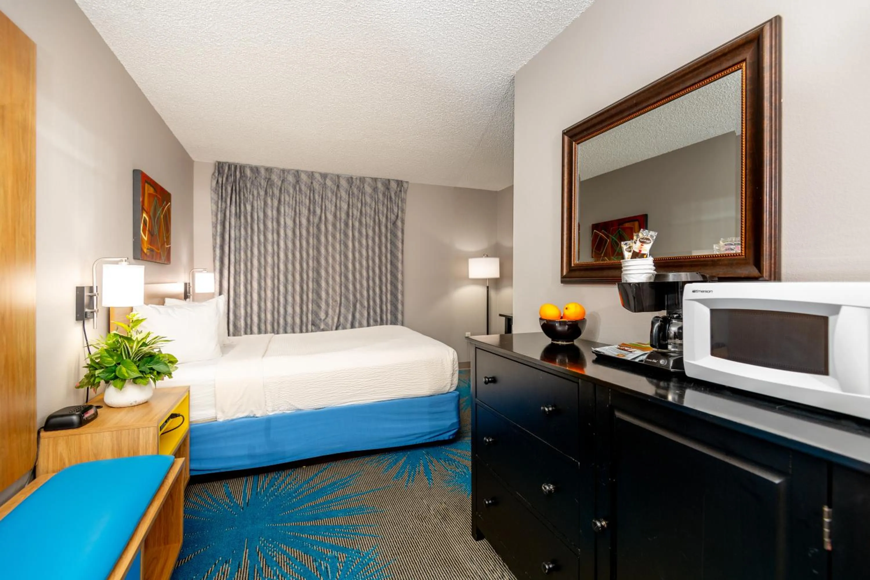 Bedroom, Bed in Days Inn by Wyndham Coeur d'Alene