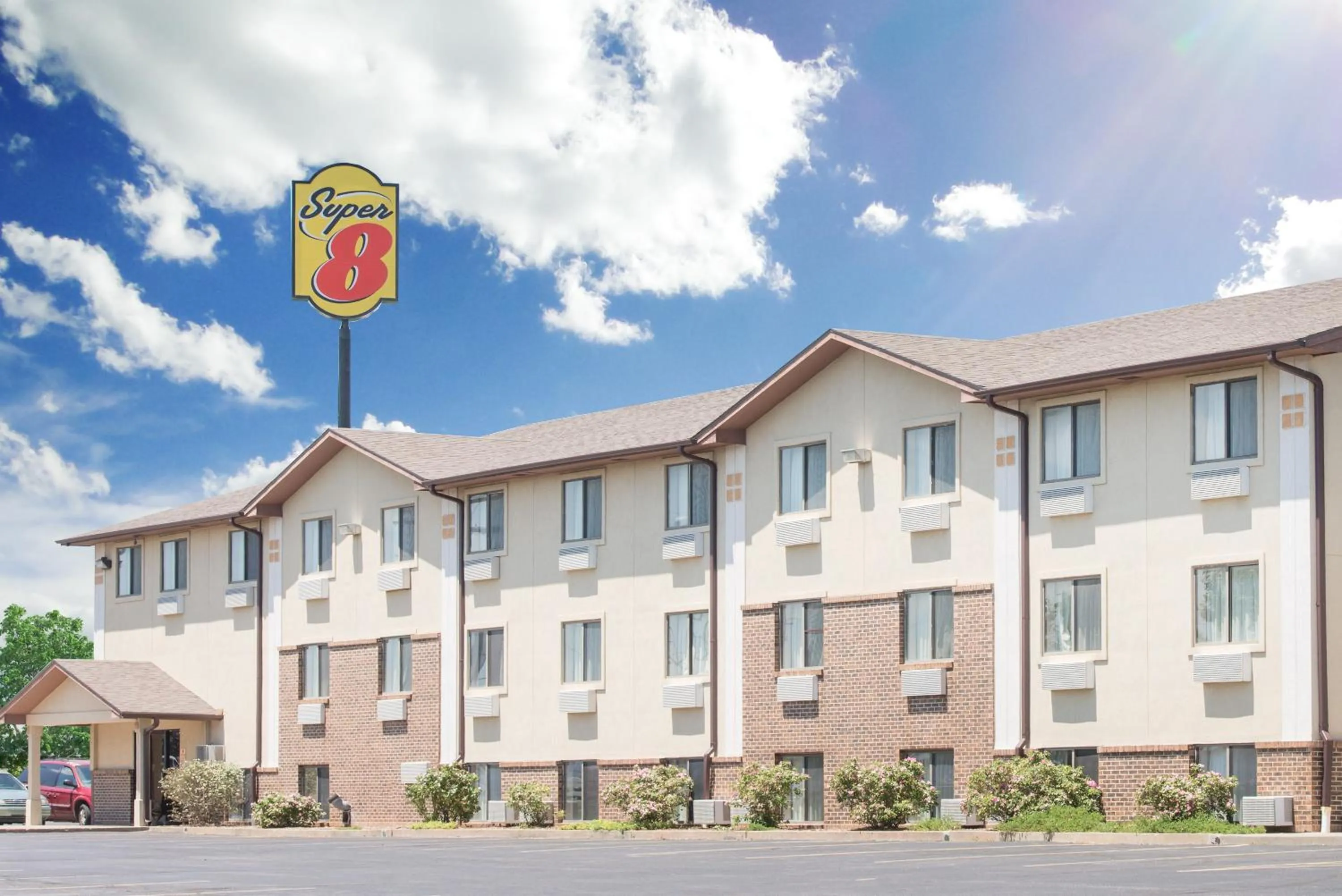 Facade/entrance in Super 8 by Wyndham Abilene KS