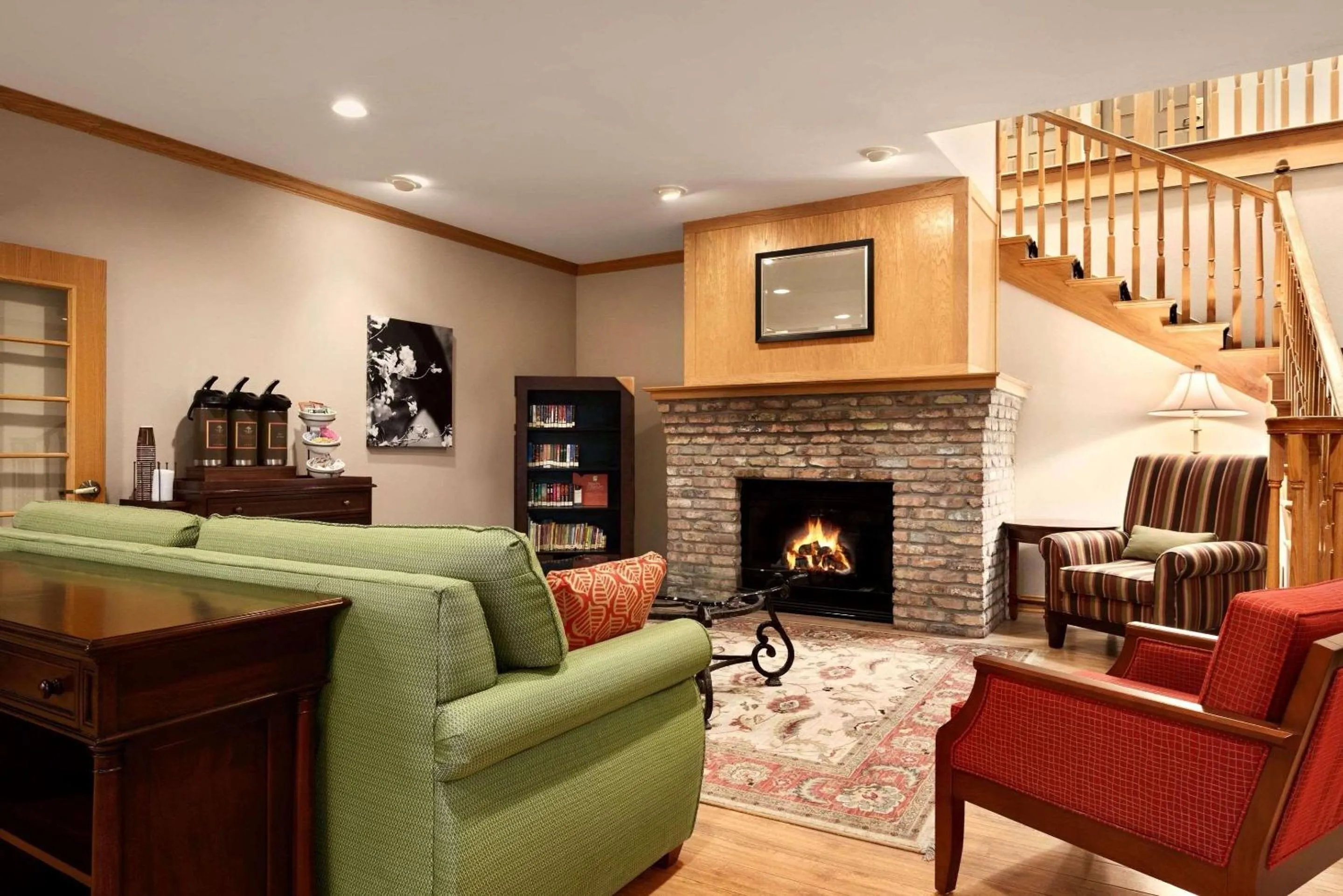 Lobby or reception in Country Inn & Suites by Radisson, Clinton, IA