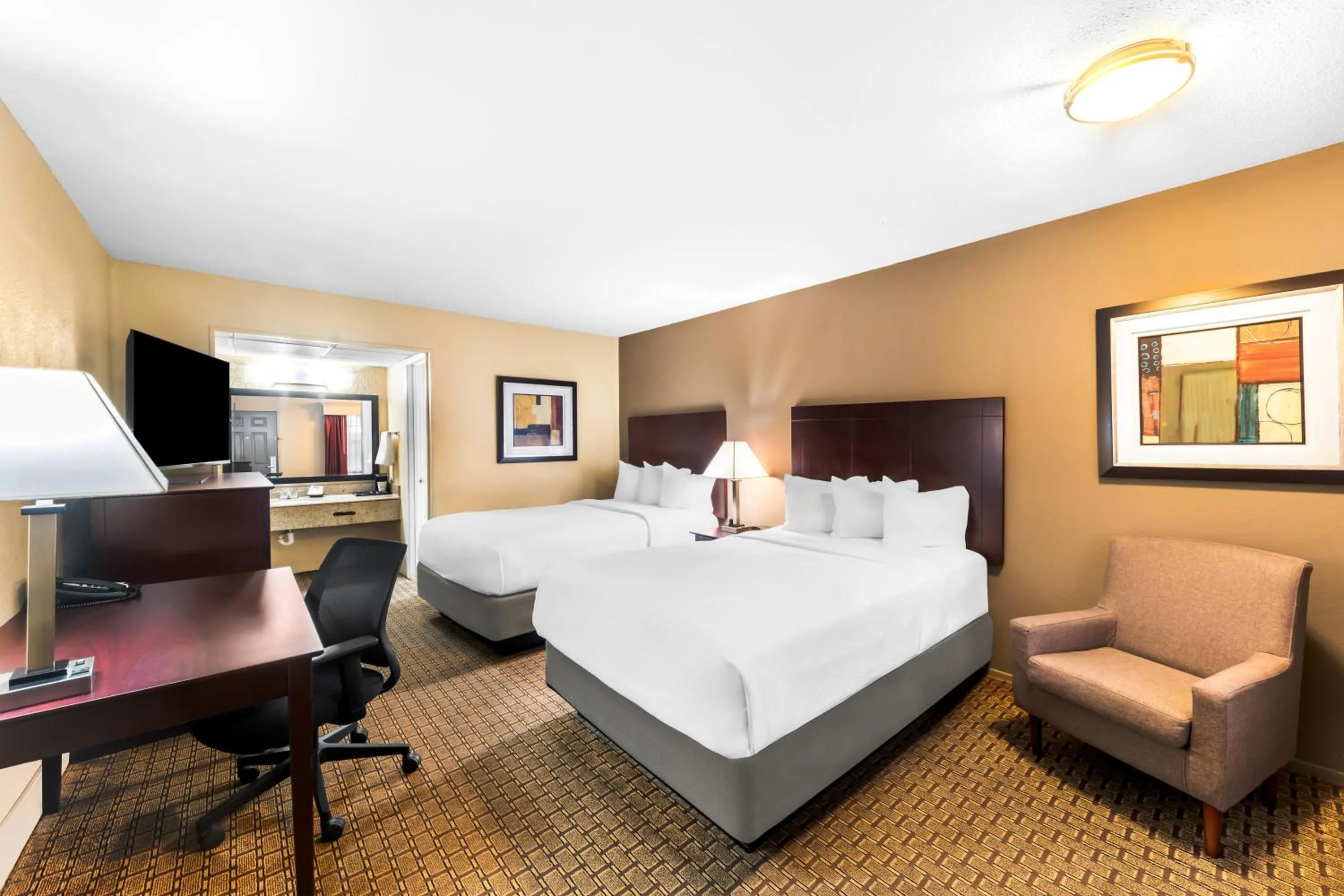 Bedroom, Bed in Best Western Markita Inn